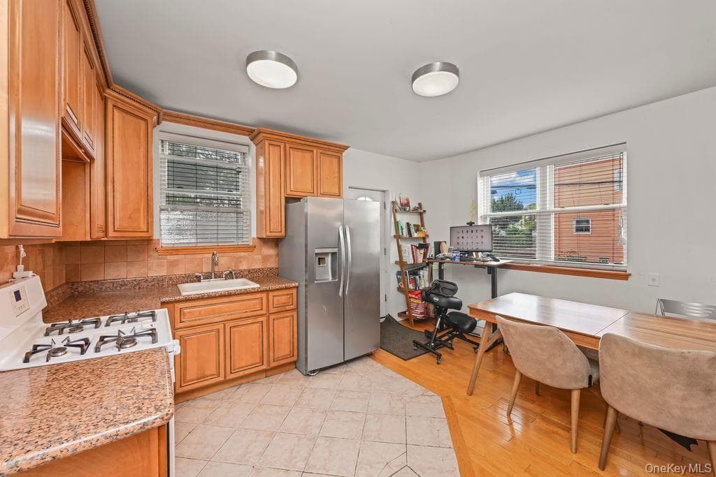 2136 E 28th Street thumbnail 8