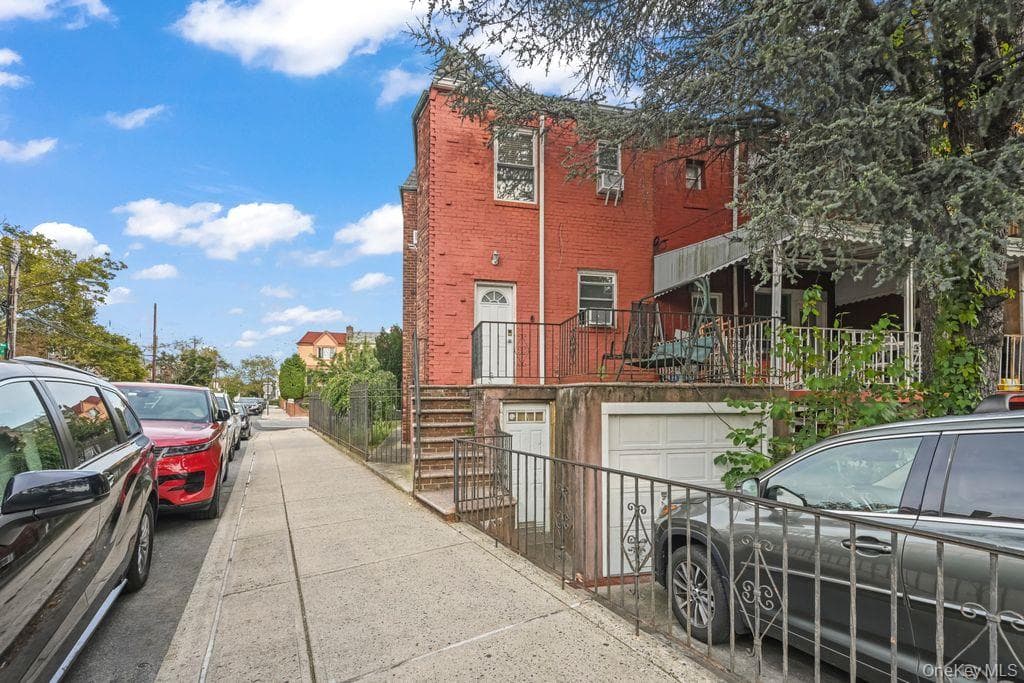2136 E 28th Street thumbnail 22