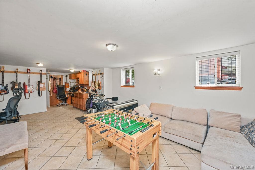 2136 E 28th Street thumbnail 16