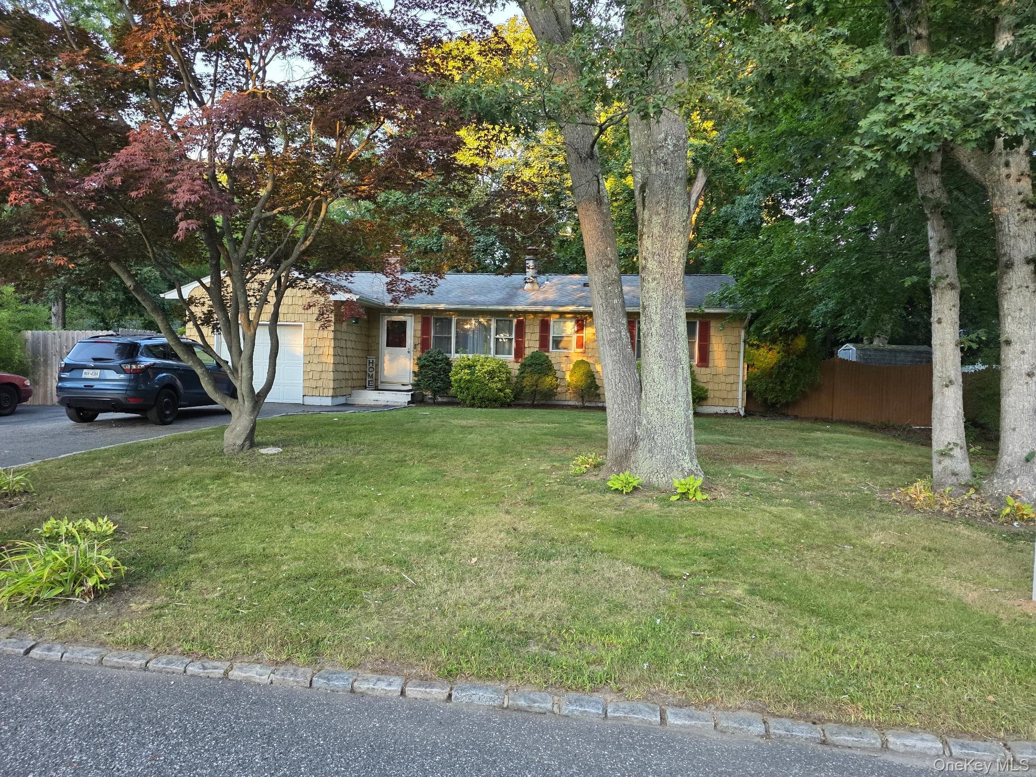 139 Parkside Avenue thumbnail 2