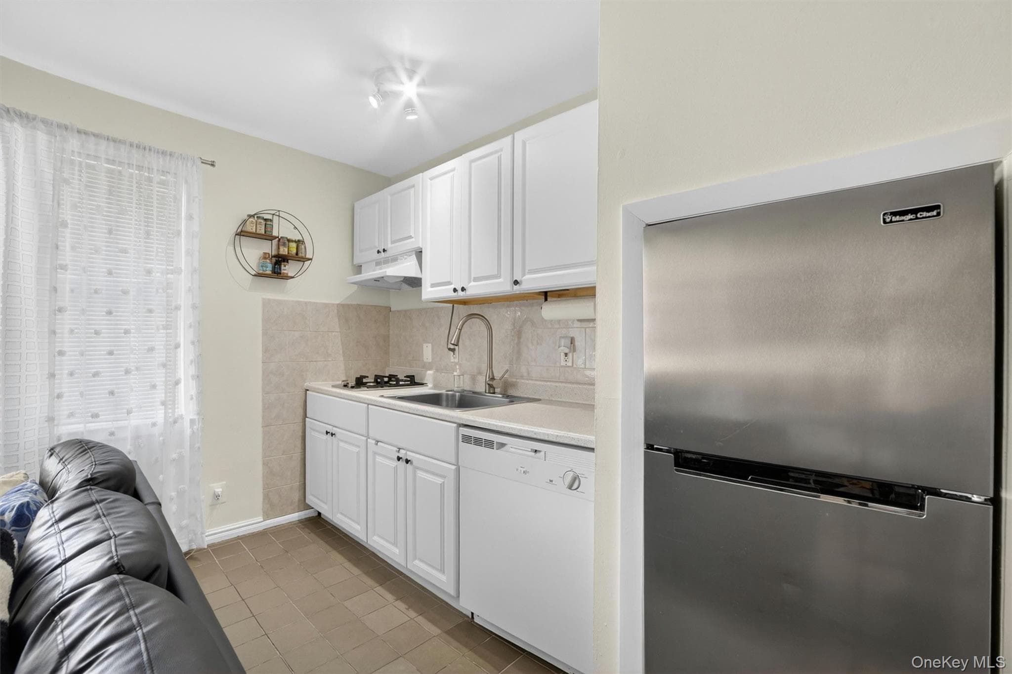 205 W Post Road Unit: E-1-O thumbnail 10