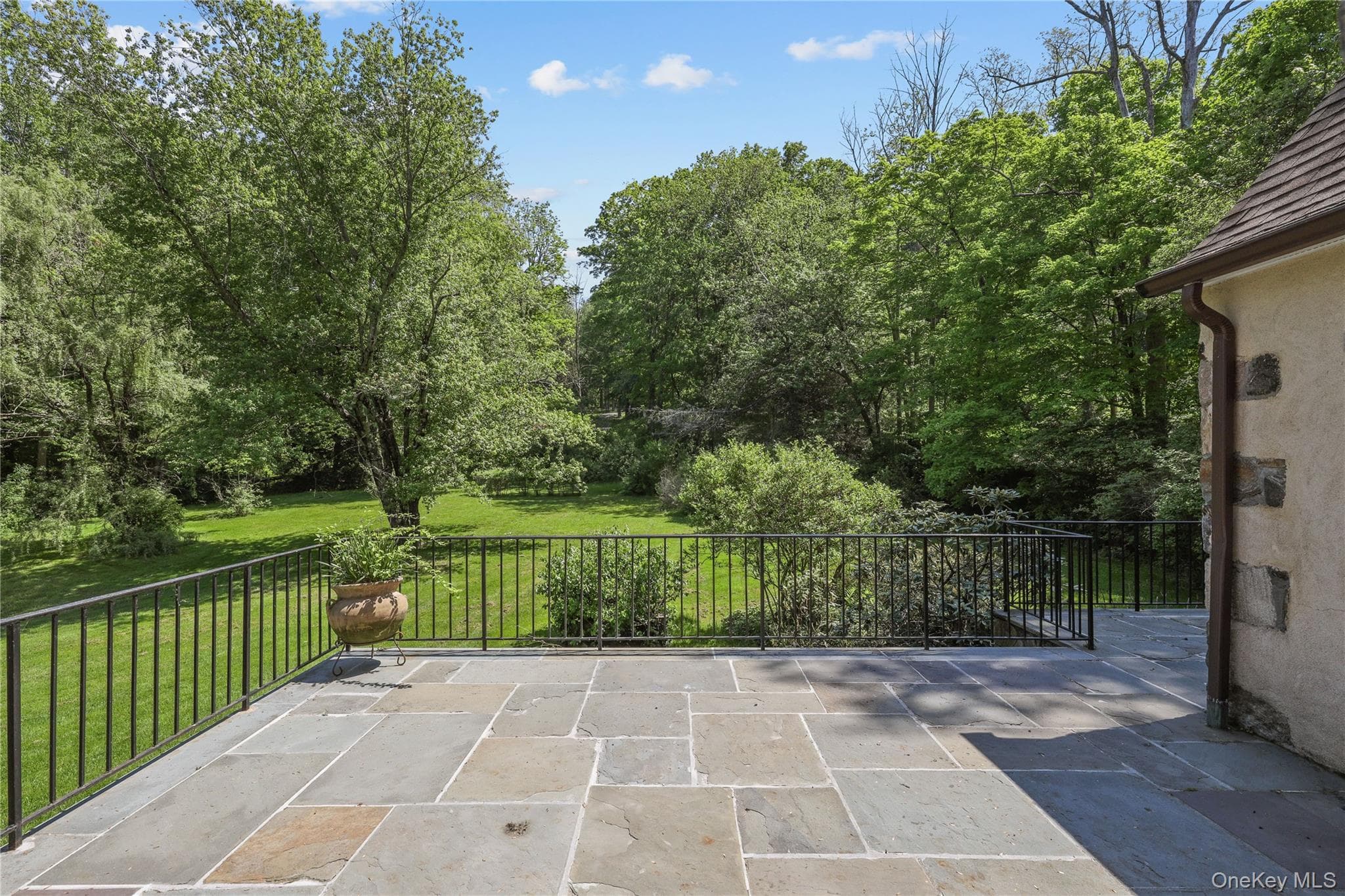 160 Long Ridge Road thumbnail 22