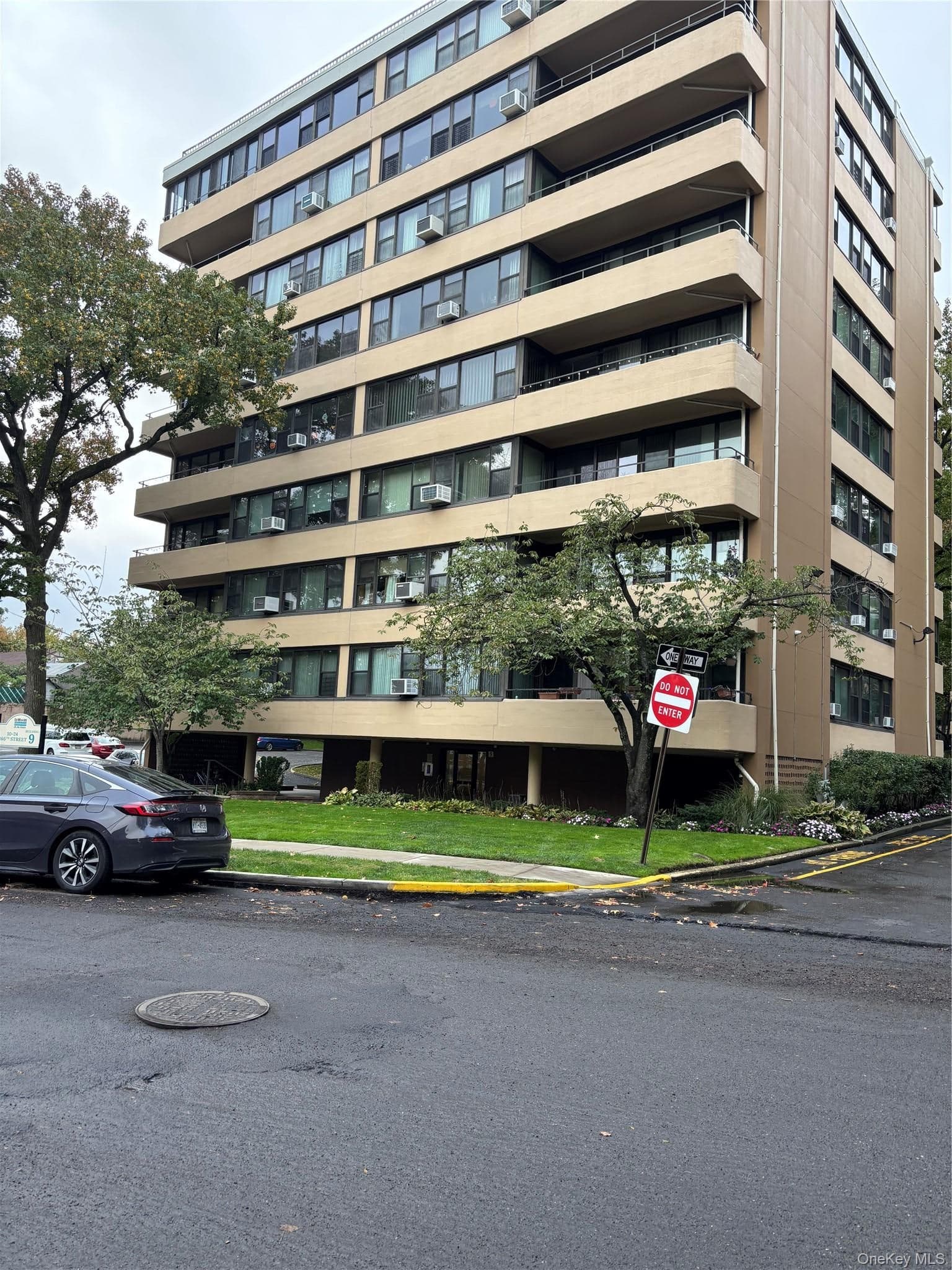 1024 166 st 1024 166 St ST Unit: 6b, Whitestone