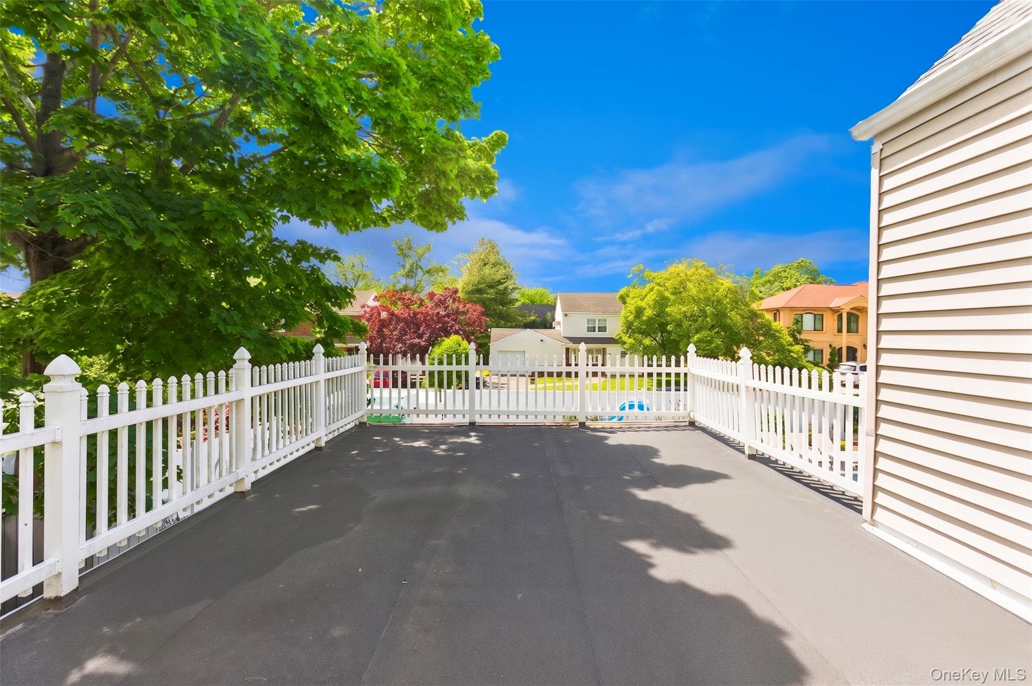 1566 Pebble Lane thumbnail 34