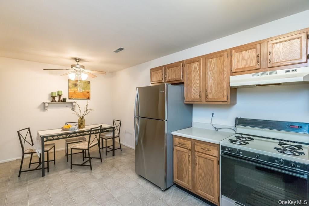 18 Revere Drive thumbnail 2