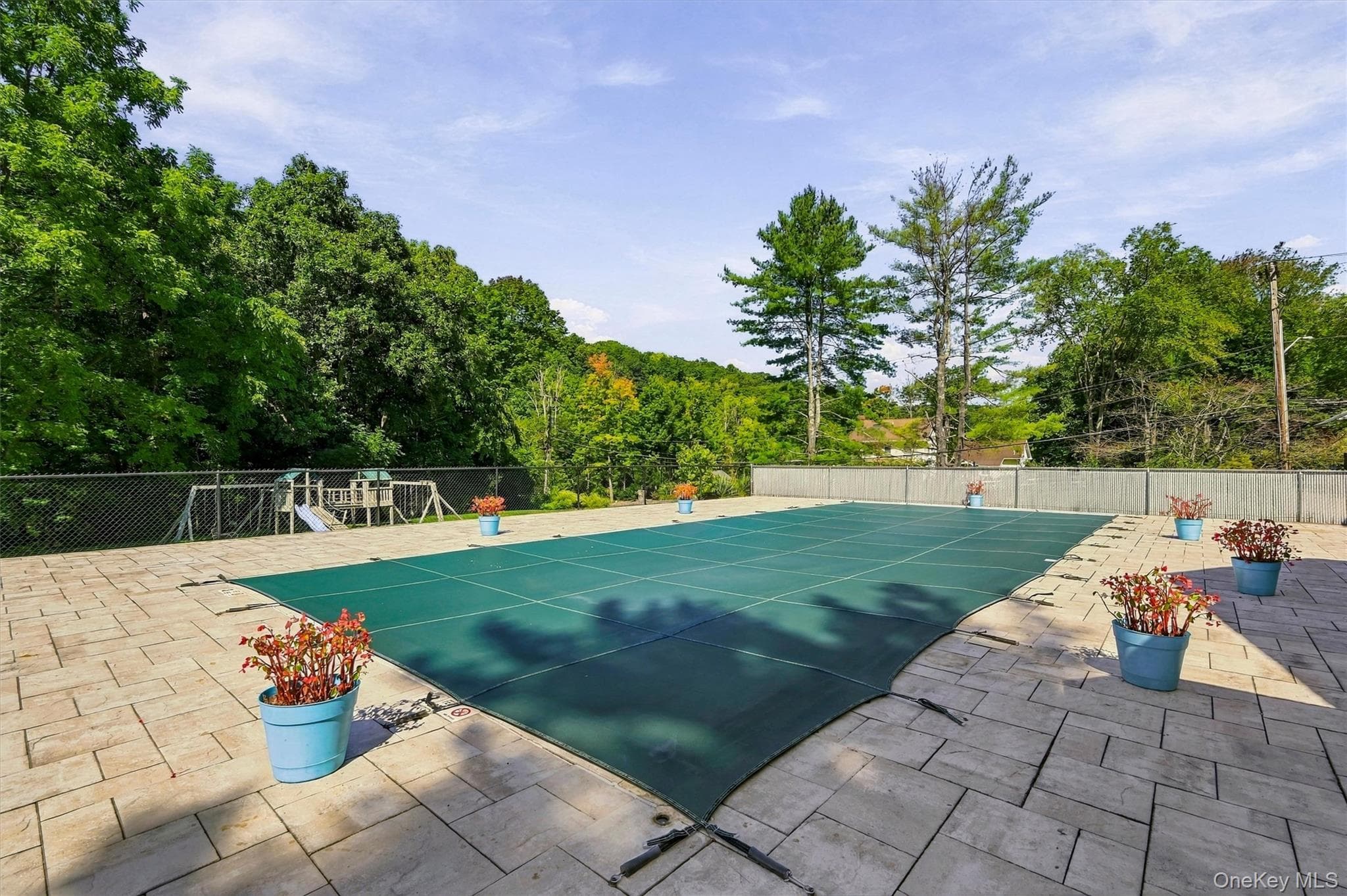 1704 Holly Stream Court thumbnail 32