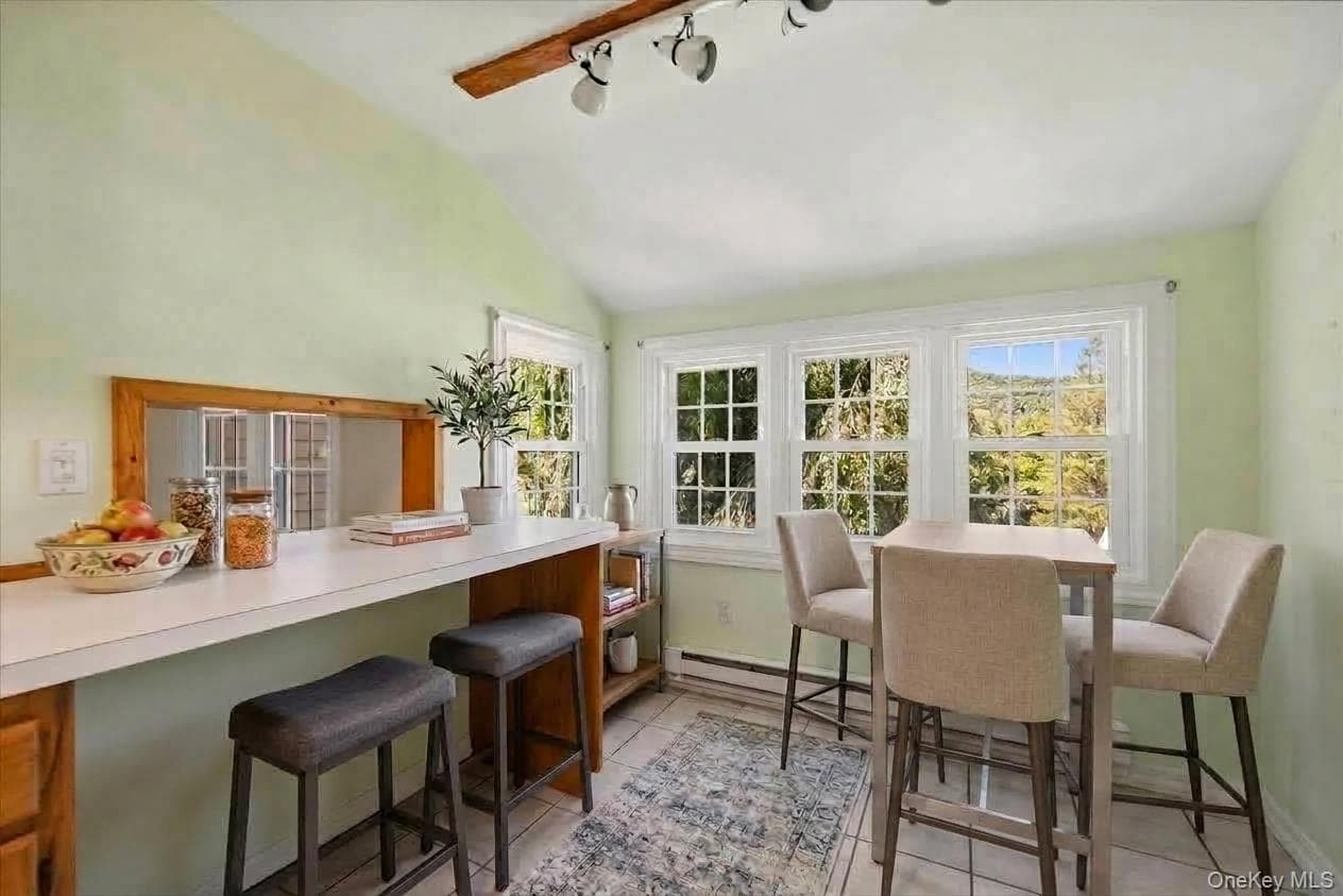 1704 Holly Stream Court thumbnail 11