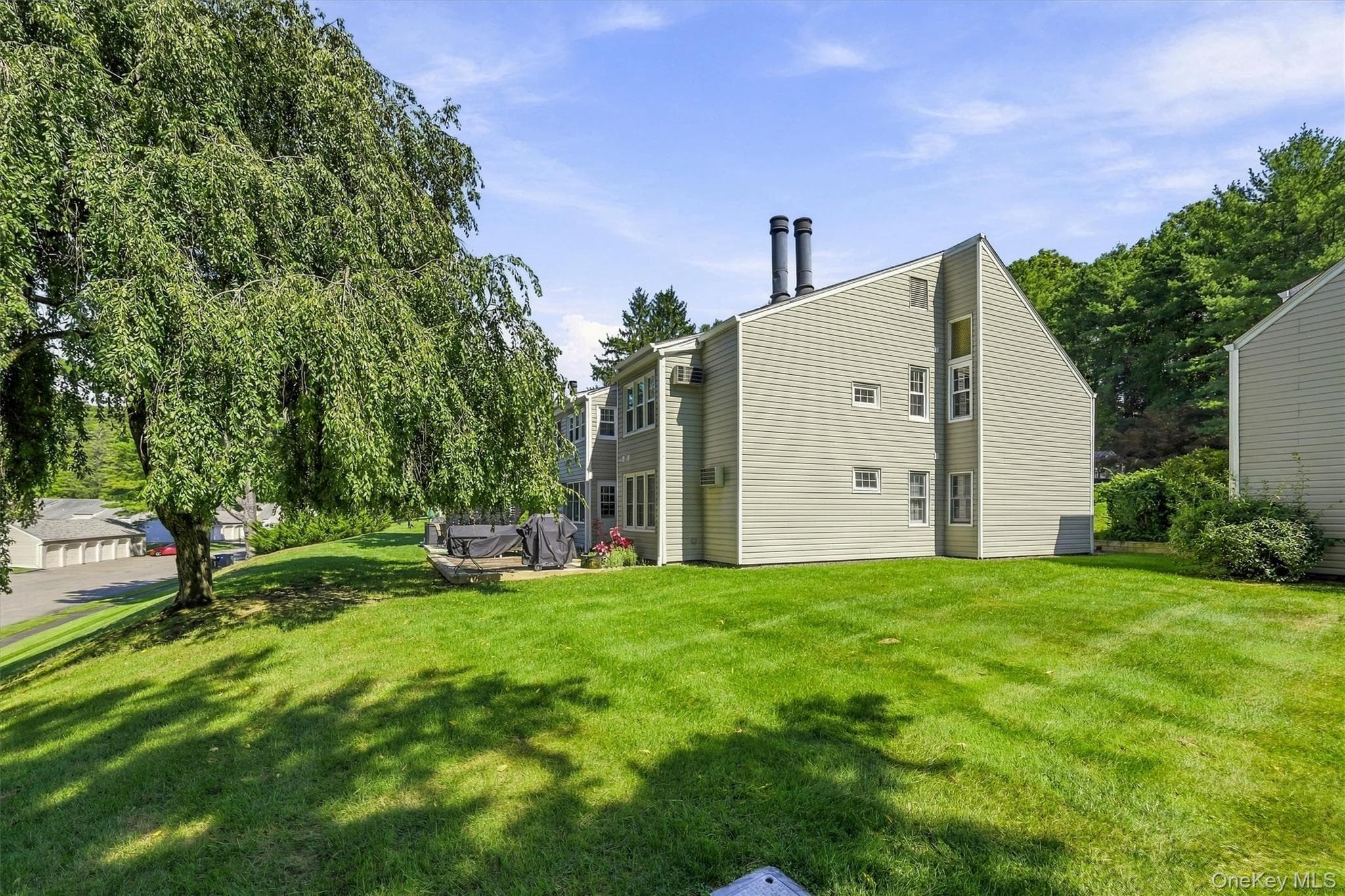 1704 Holly Stream Court thumbnail 31
