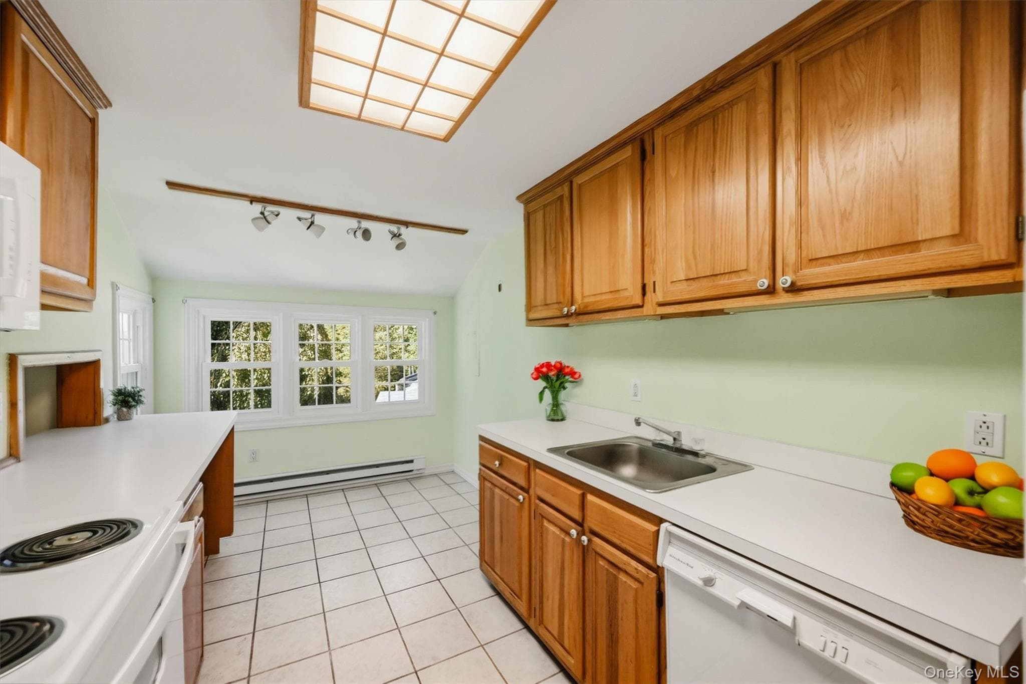 1704 Holly Stream Court thumbnail 9