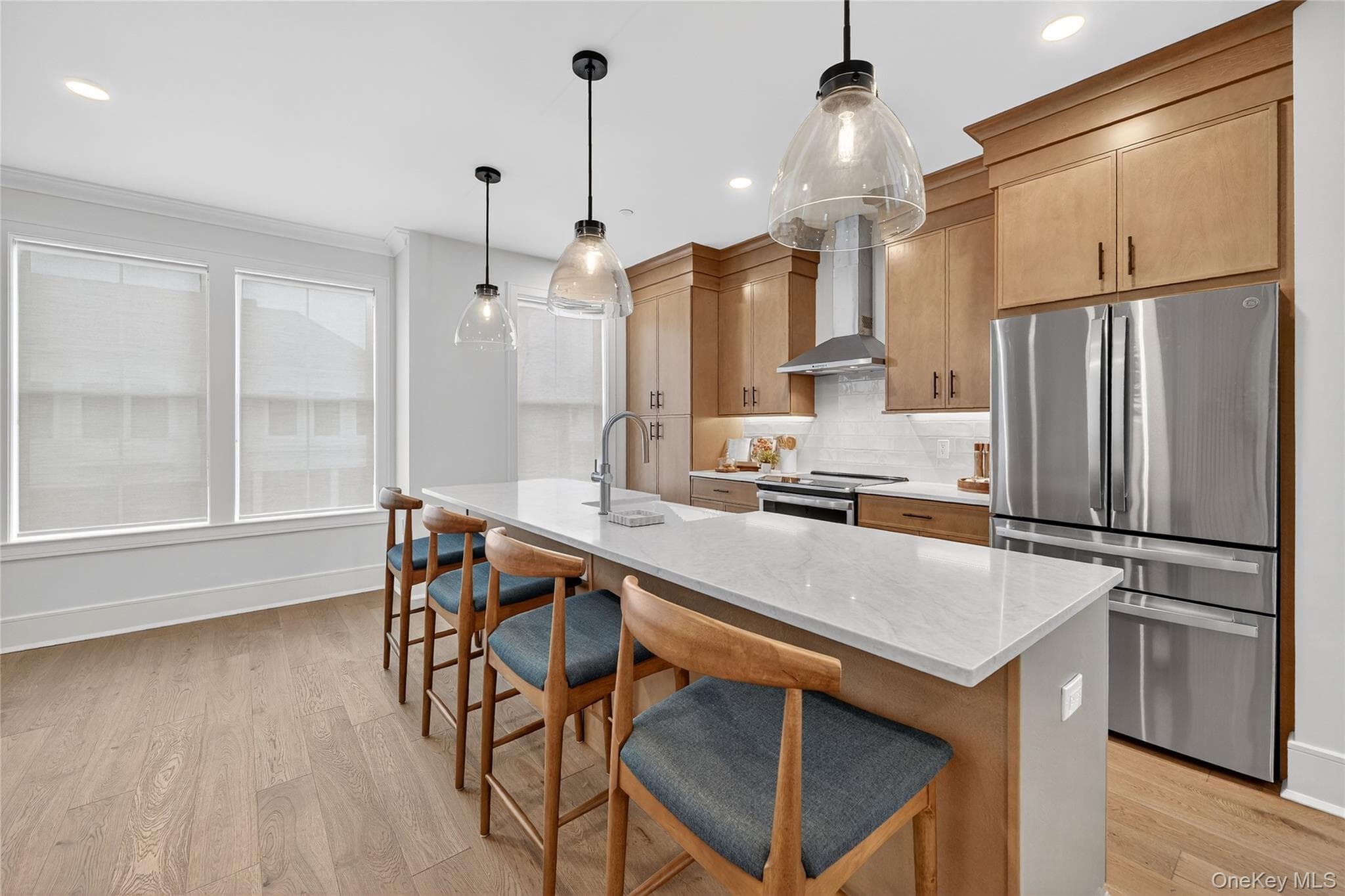 1811 Soundview Court thumbnail 5