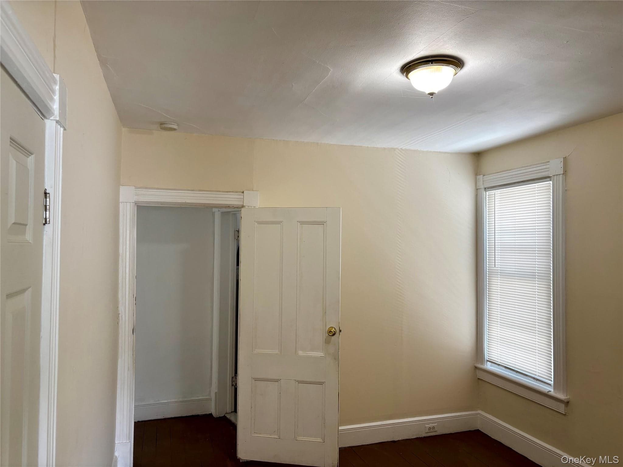 137 N Clinton Street thumbnail 23