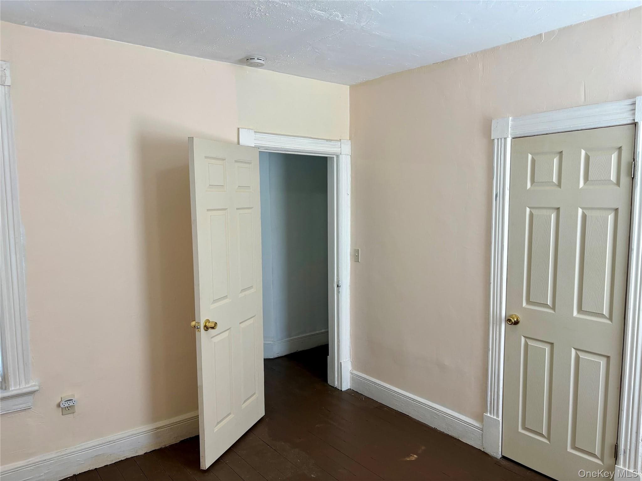 137 N Clinton Street thumbnail 18