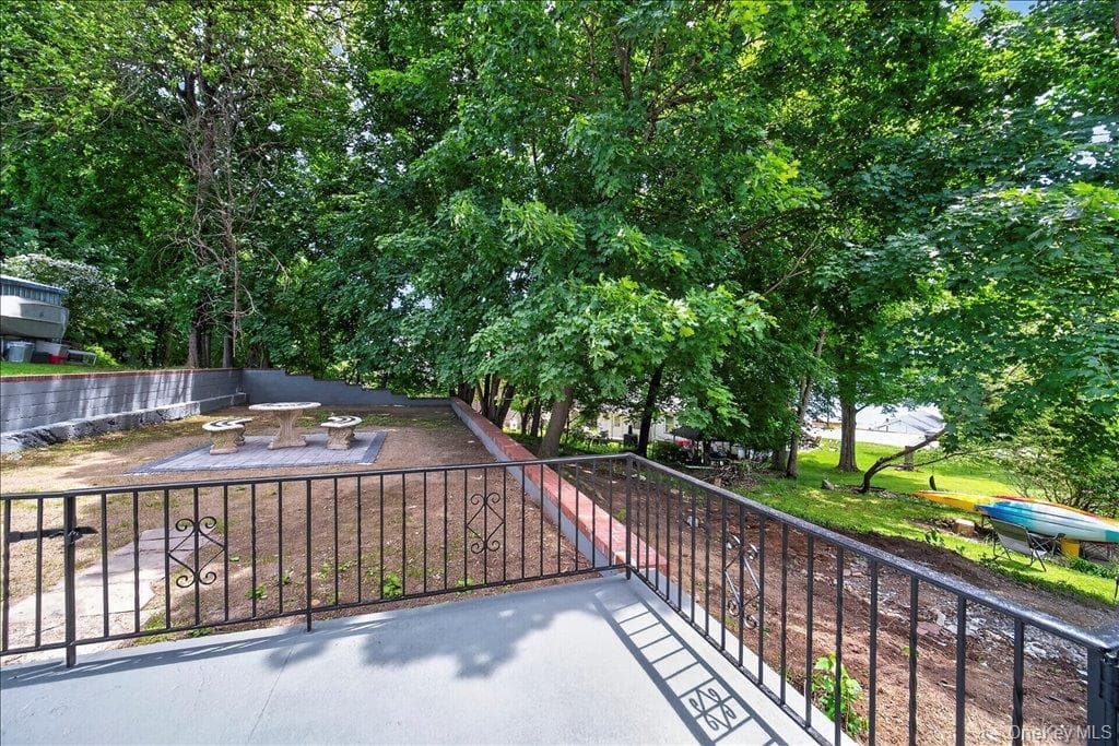 584 Shore Drive thumbnail 31