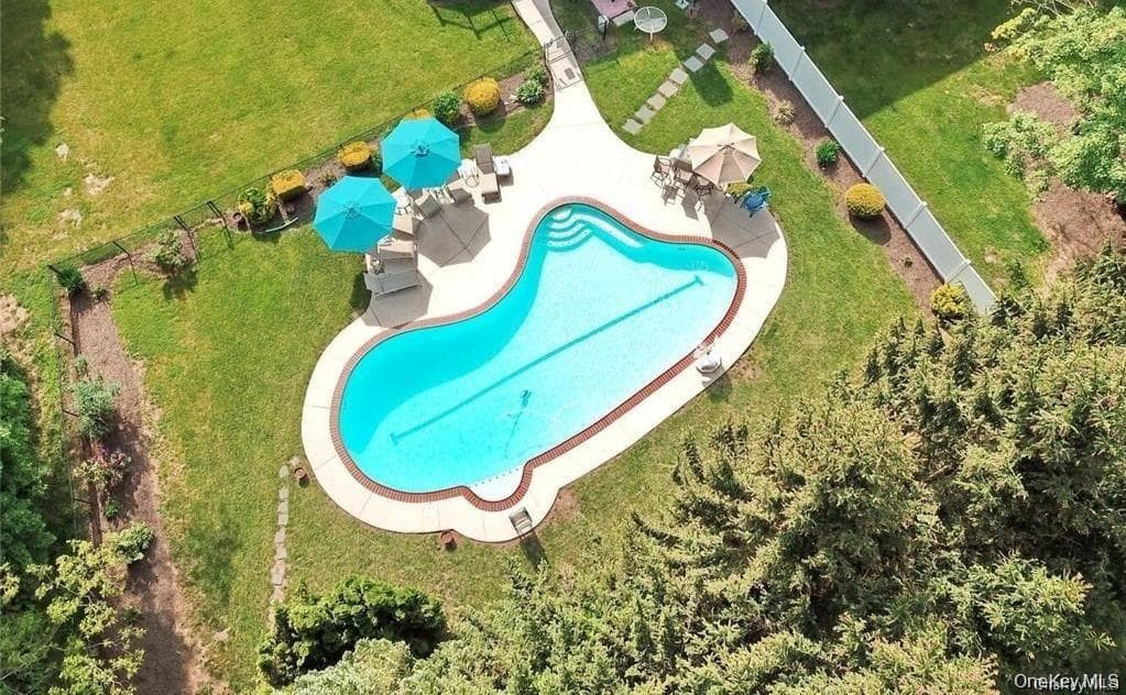 17 Briarwood Lane thumbnail 7