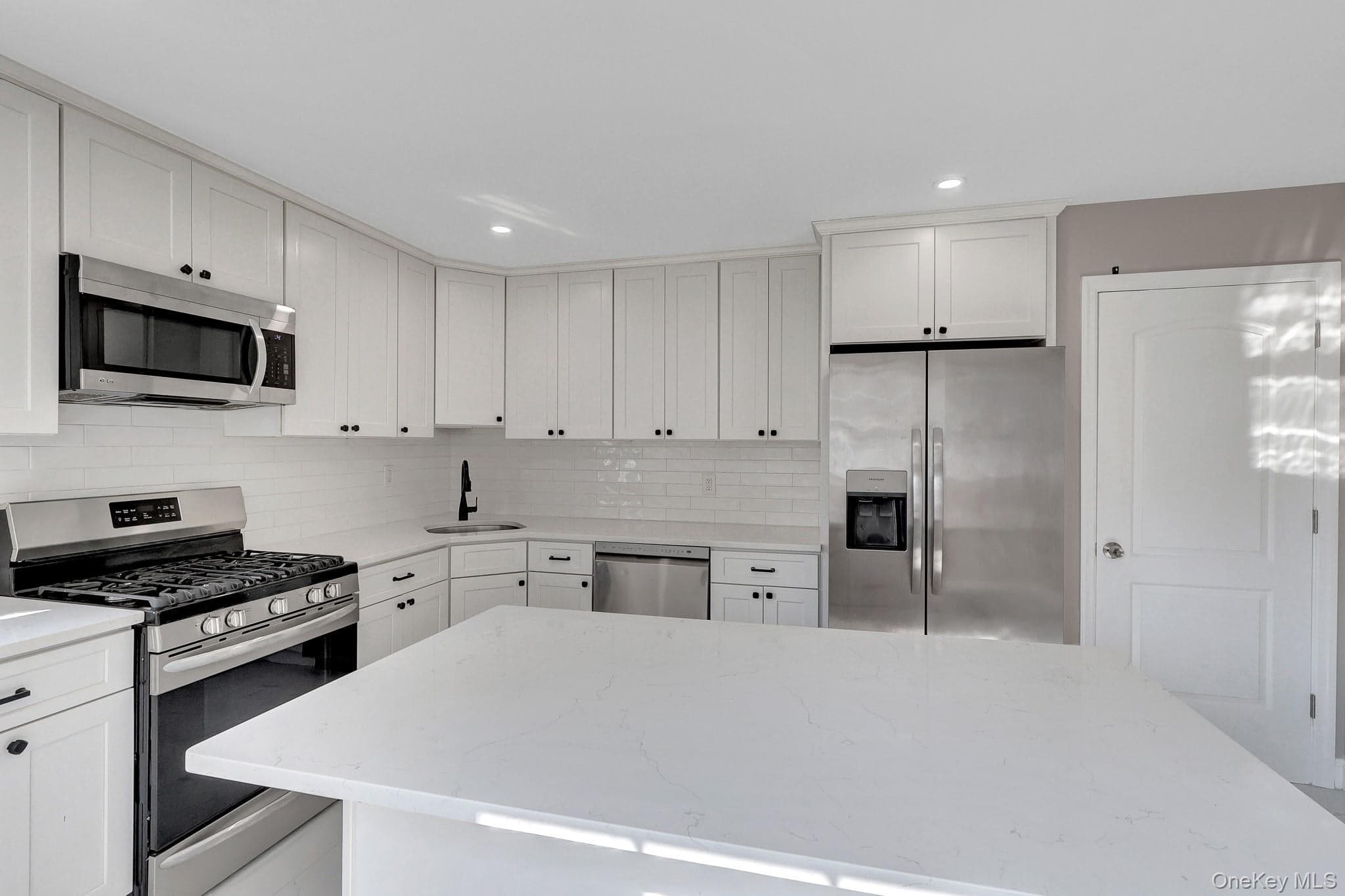 128 W 17th Street thumbnail 10