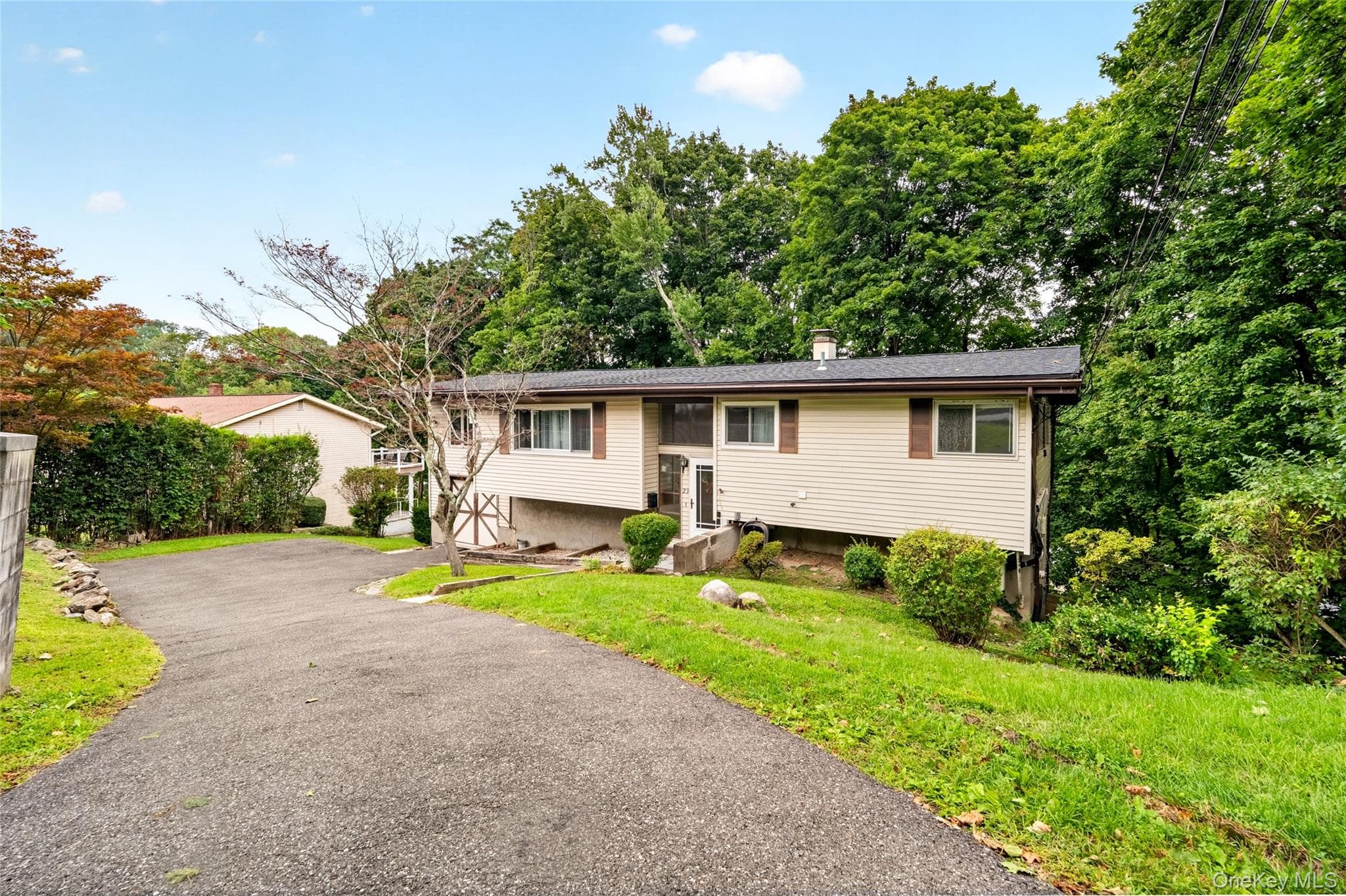 23 Howard Avenue photo 1