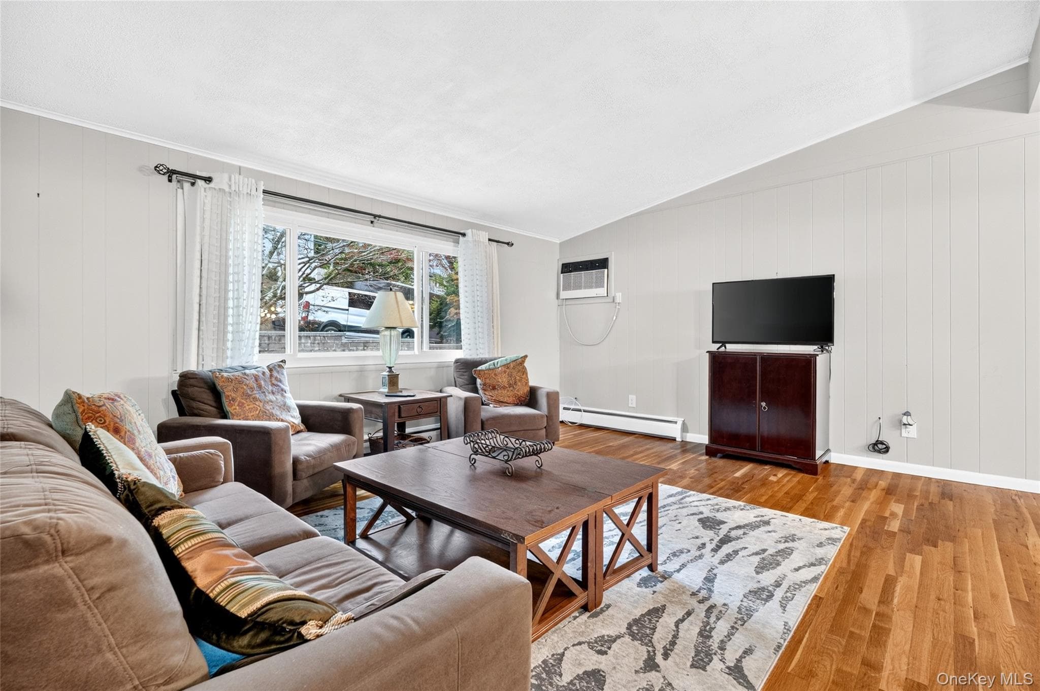 23 Howard Avenue thumbnail 7