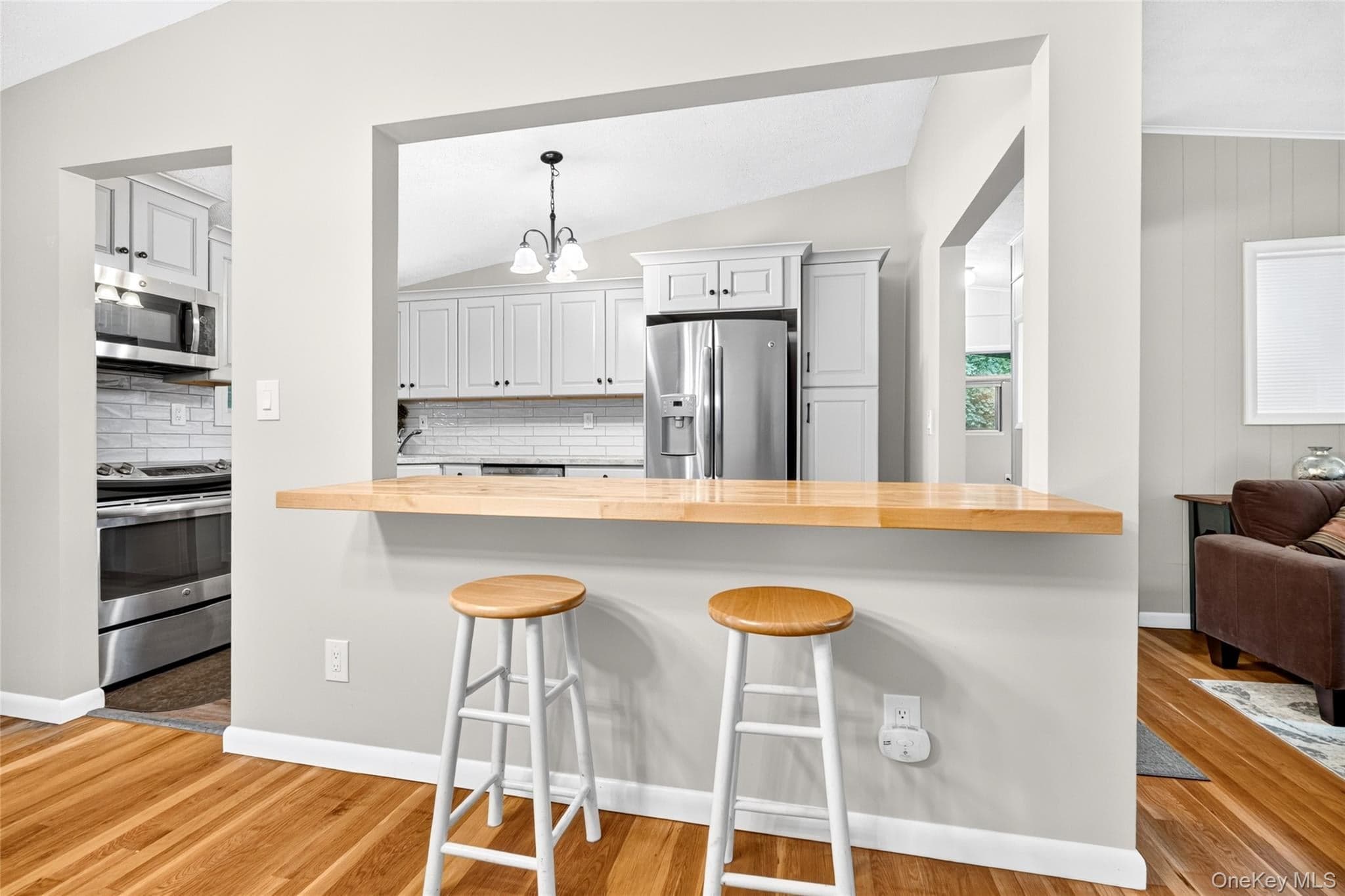 23 Howard Avenue thumbnail 11
