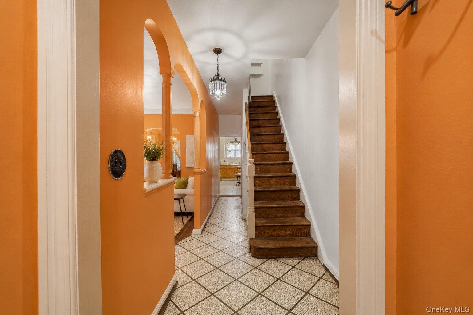 1402 E 37th Street thumbnail 2