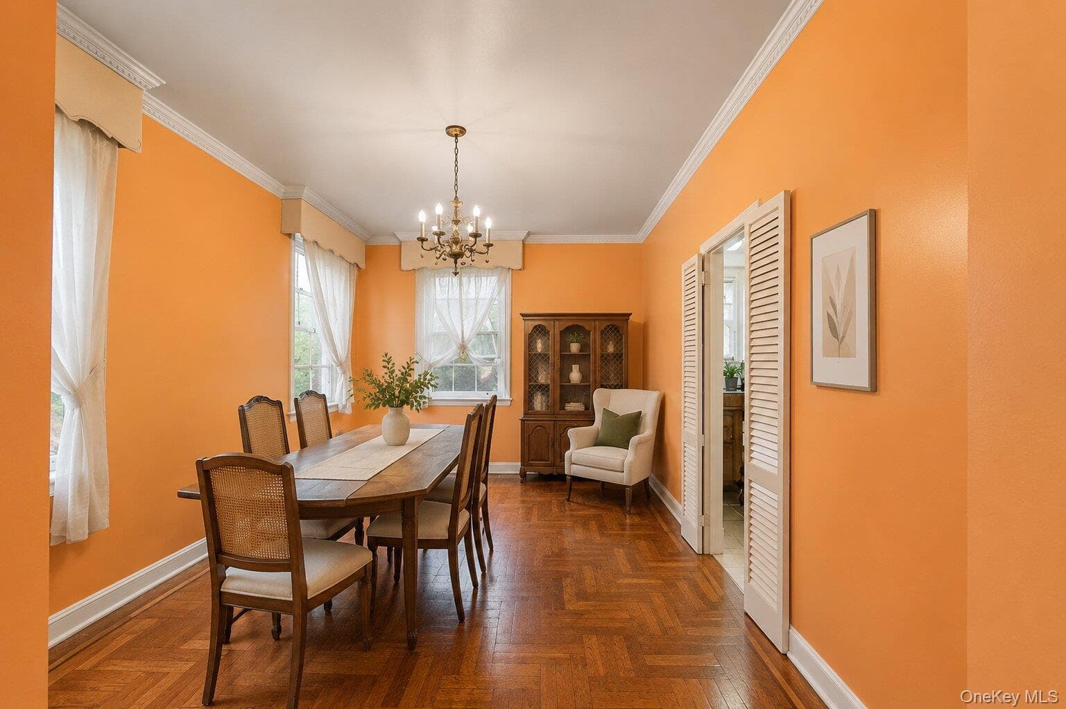 1402 E 37th Street thumbnail 5