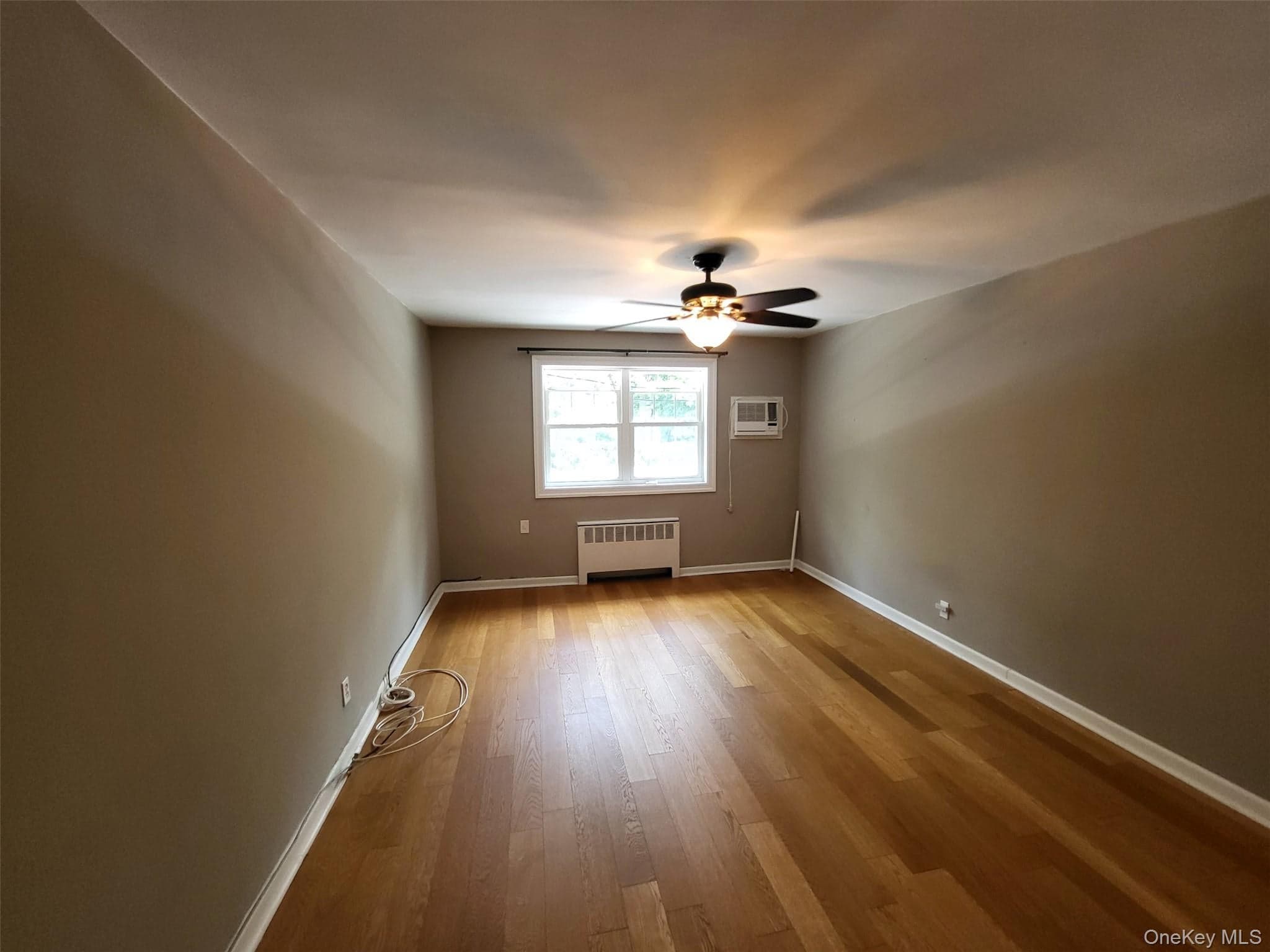 224-23 Kingsbury Avenue Unit: B thumbnail 11