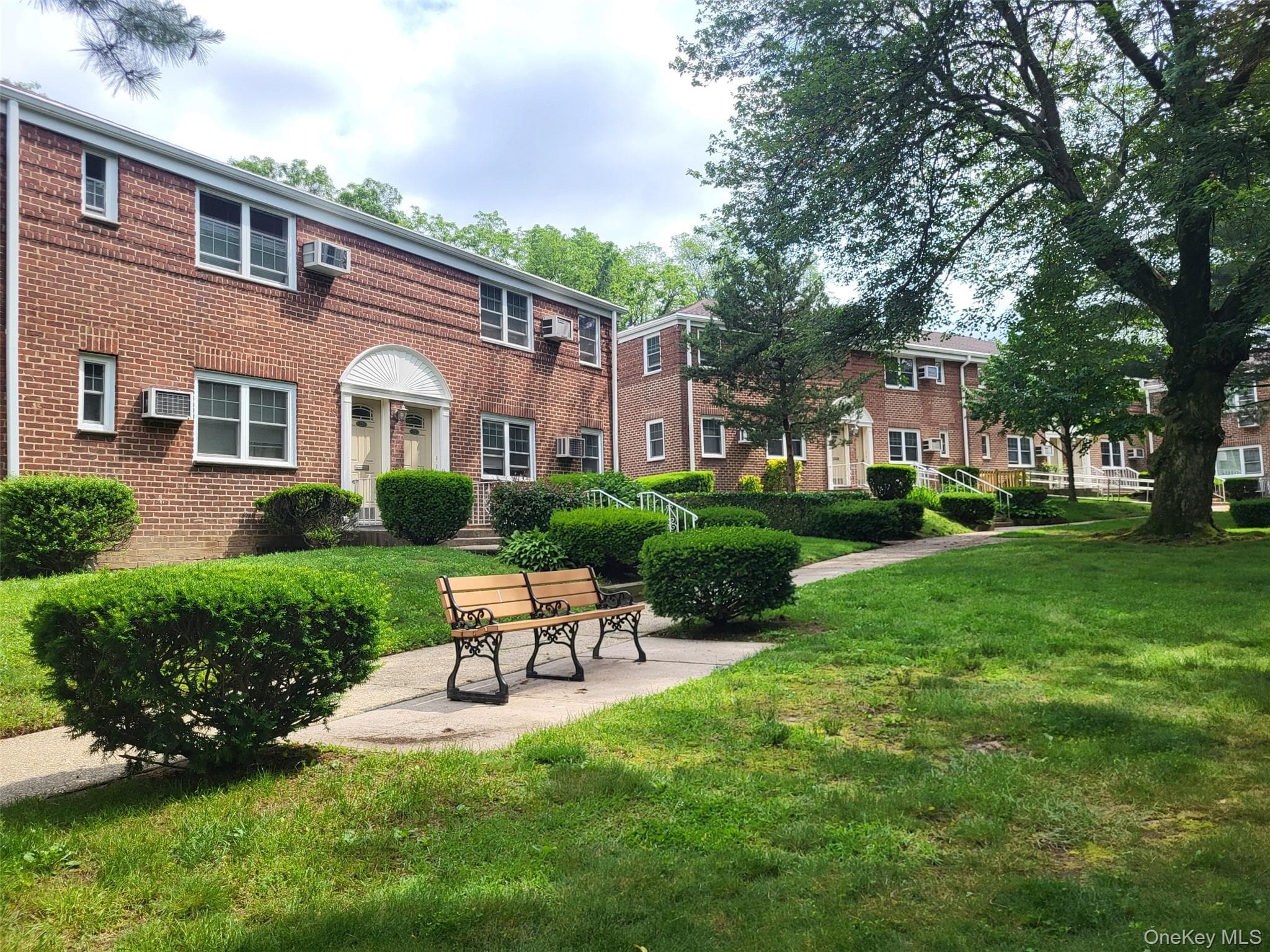 224-23 Kingsbury Avenue Unit: B thumbnail 5