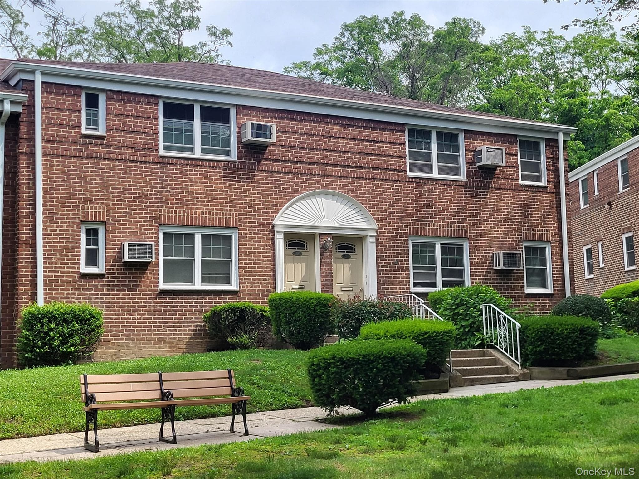 224-23 Kingsbury Avenue Unit: B thumbnail 4