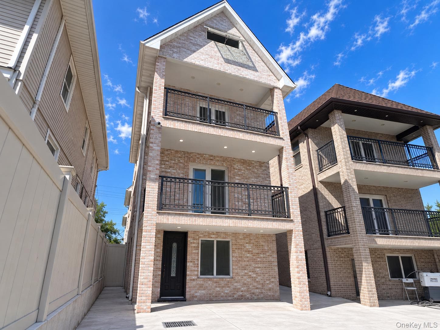 7-17 College Place thumbnail 5