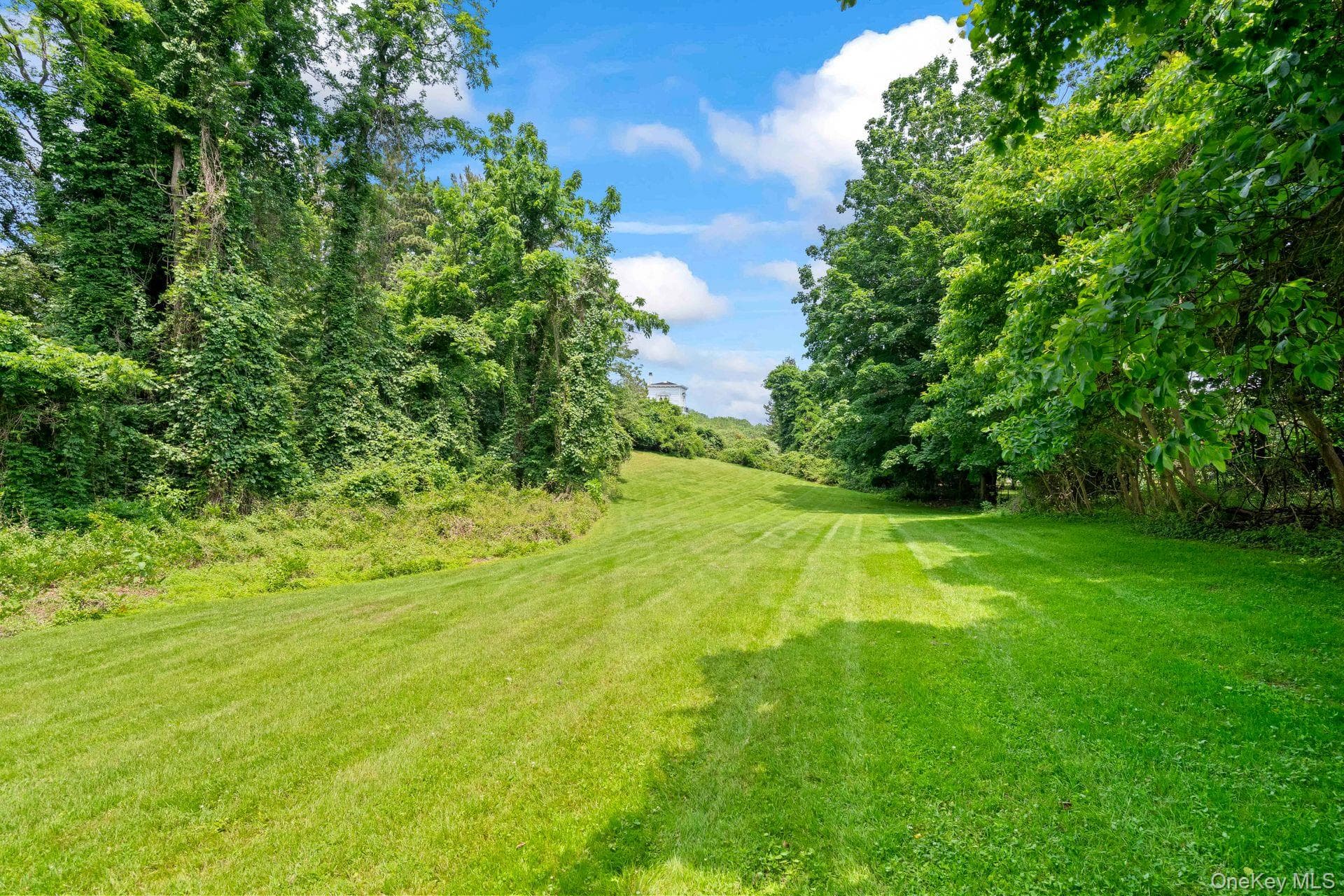 383 W Neck Road thumbnail 29