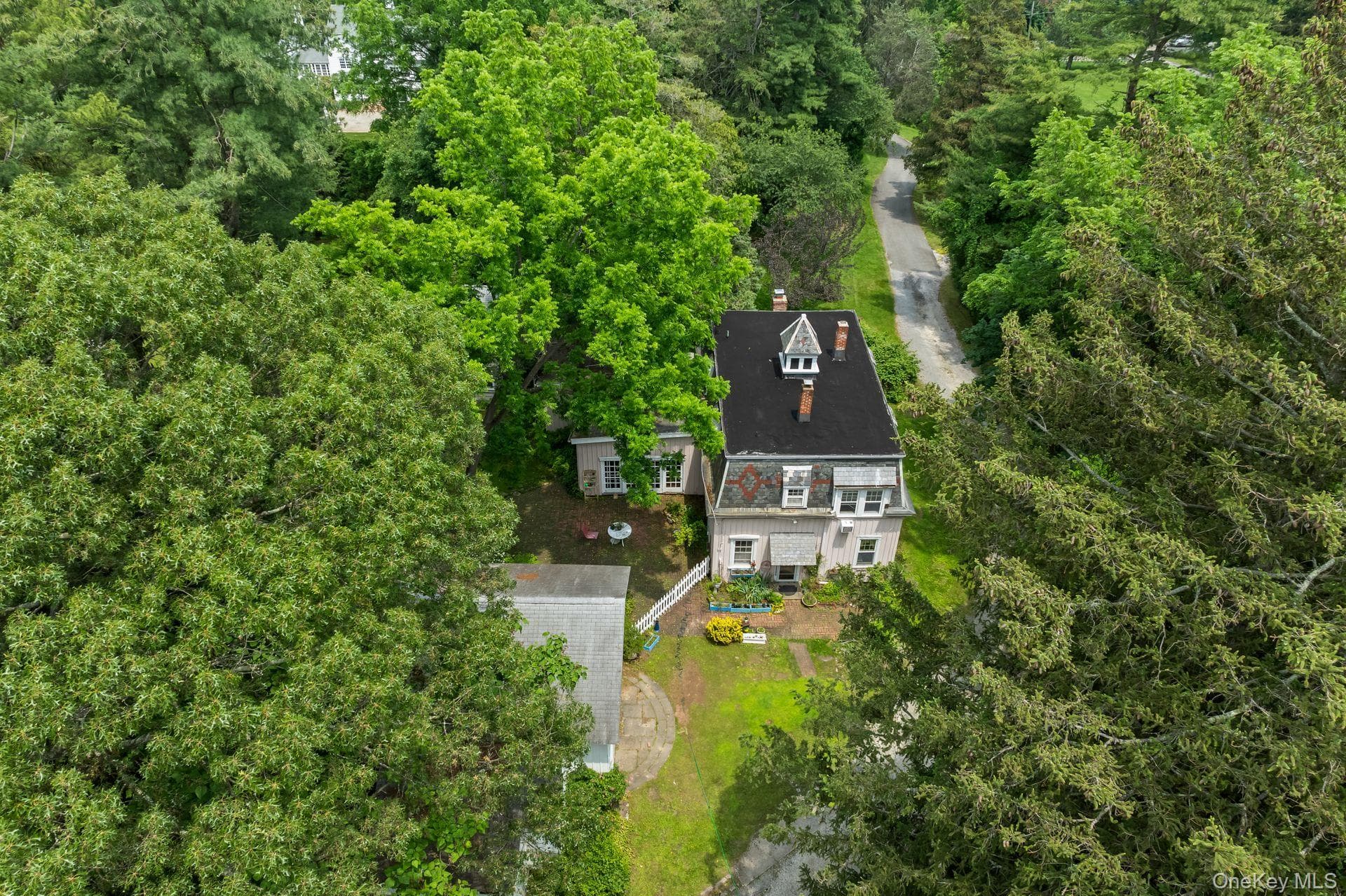 383 W Neck Road thumbnail 5