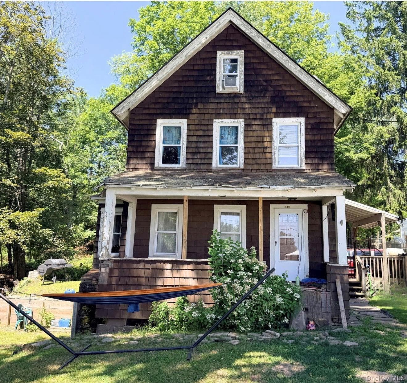 317 Chestnut Street, Liberty