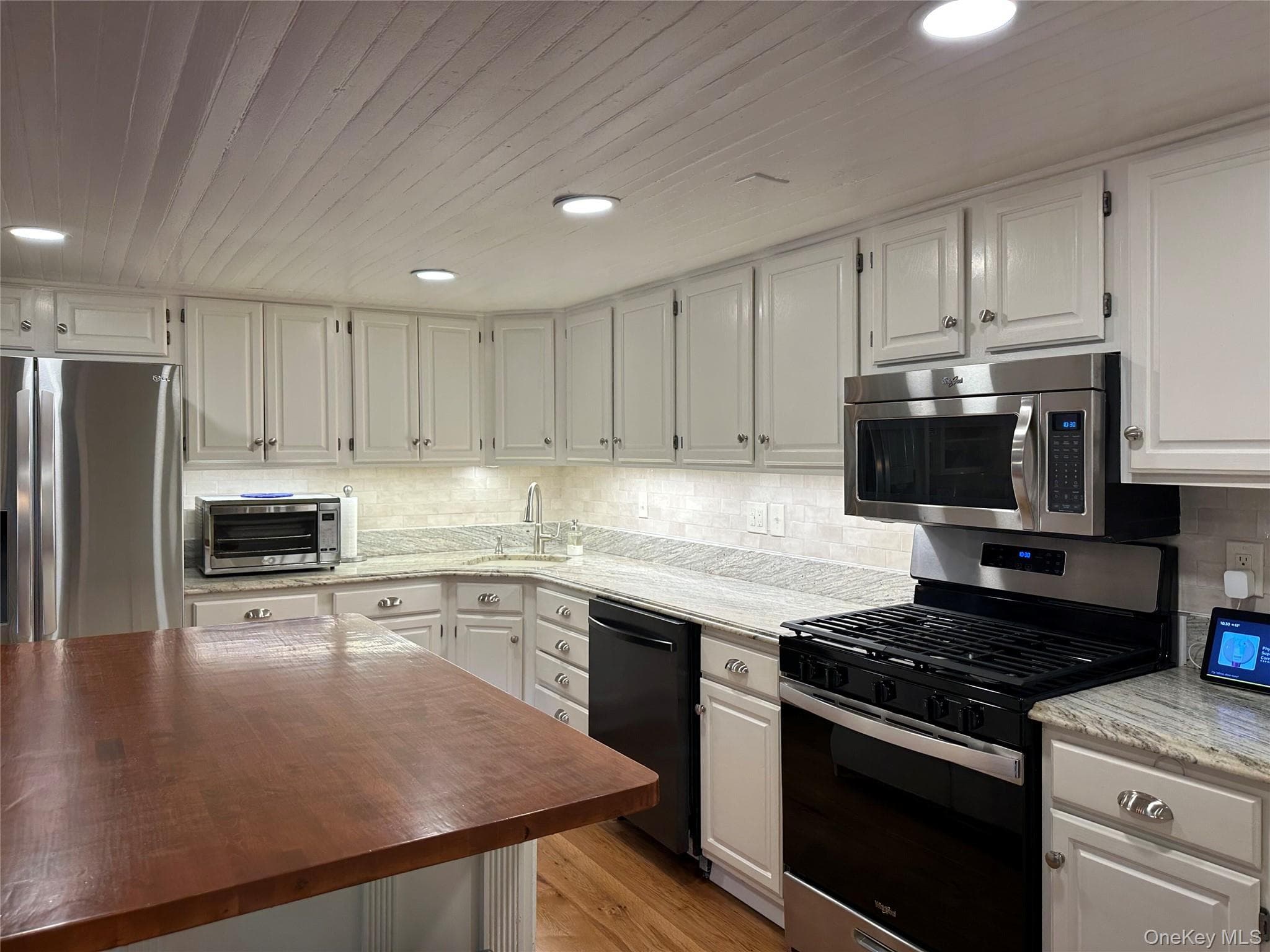 1407 Albany Avenue thumbnail 23