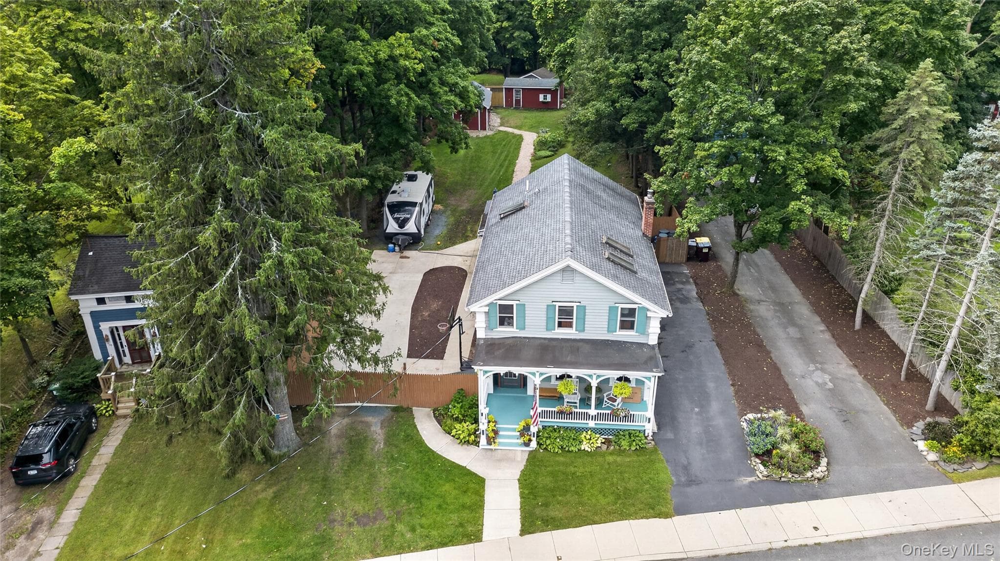 1407 Albany Avenue thumbnail 2