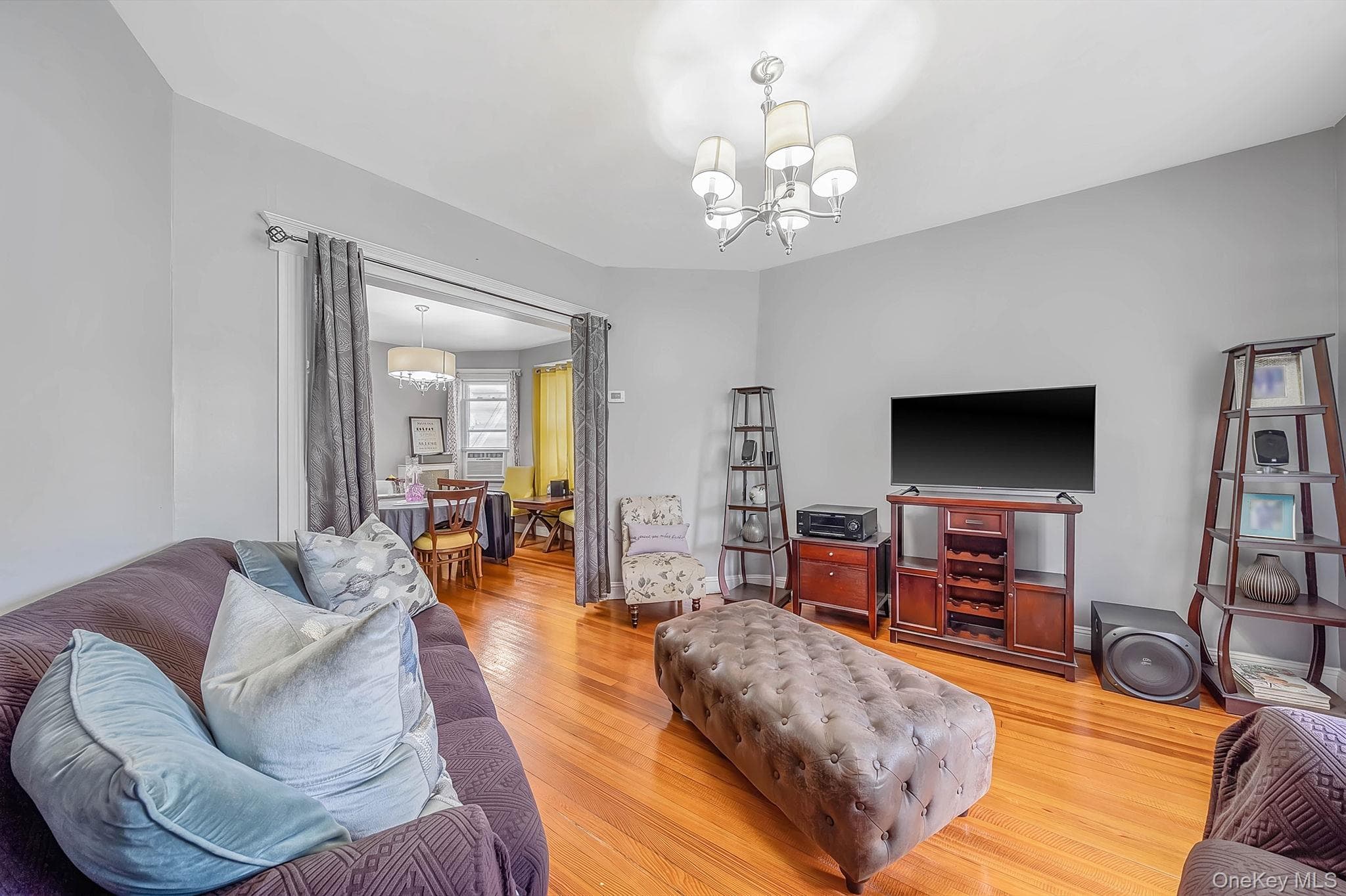 425 S Columbus Avenue thumbnail 4