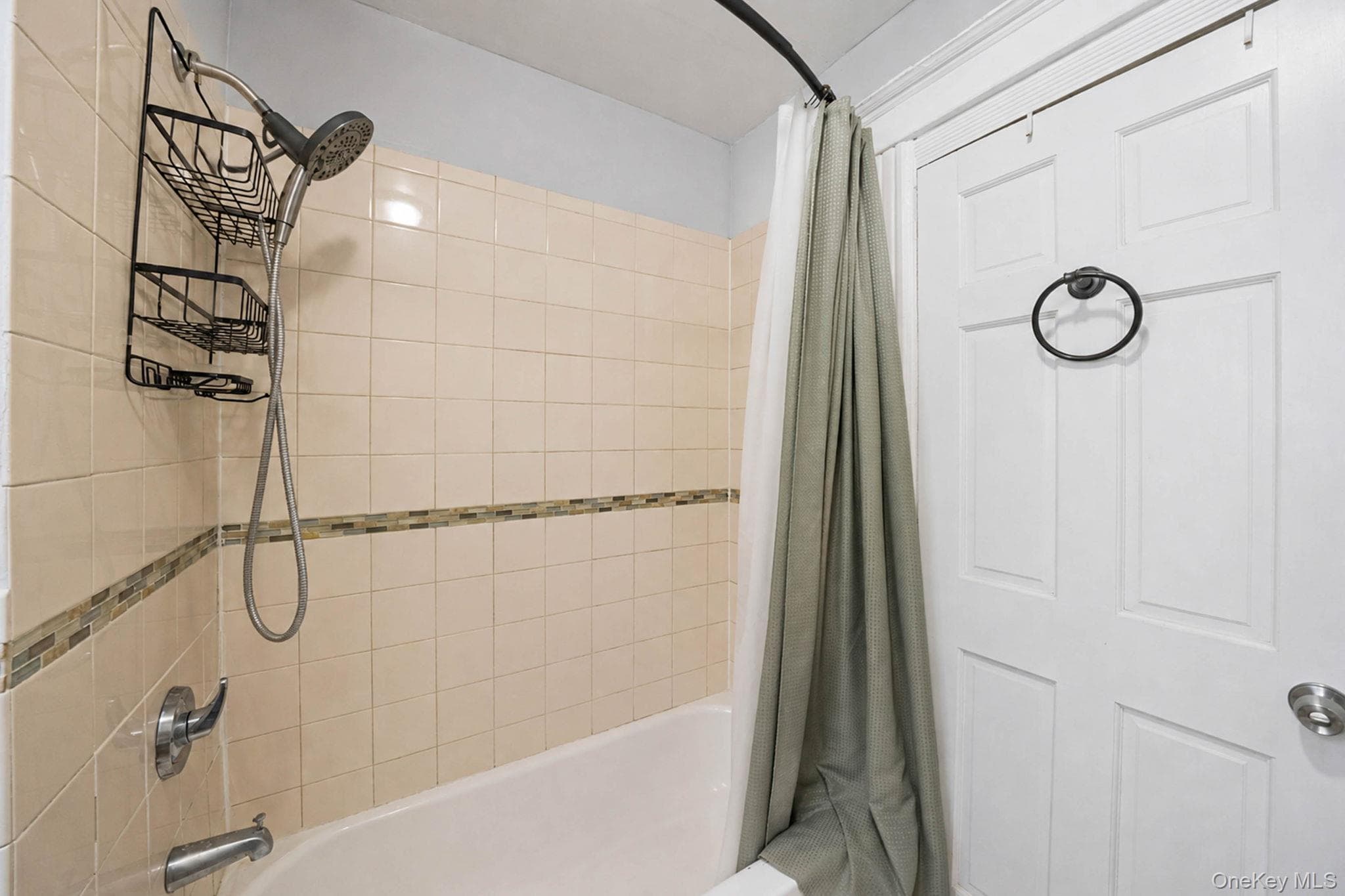 425 S Columbus Avenue thumbnail 10