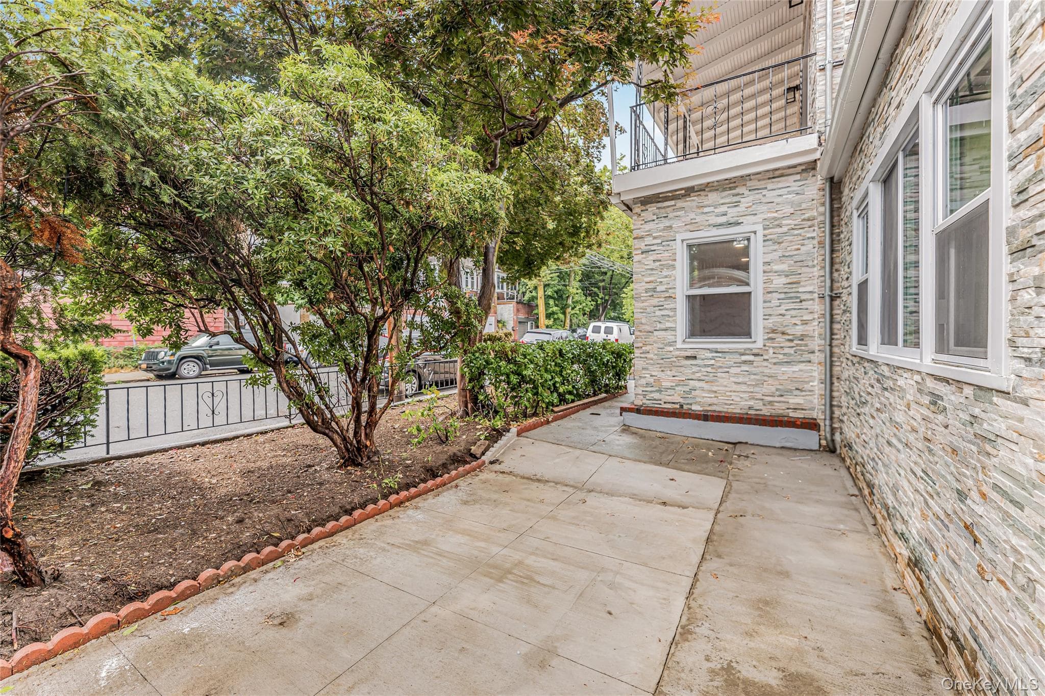 6140 Delafield Avenue thumbnail 9