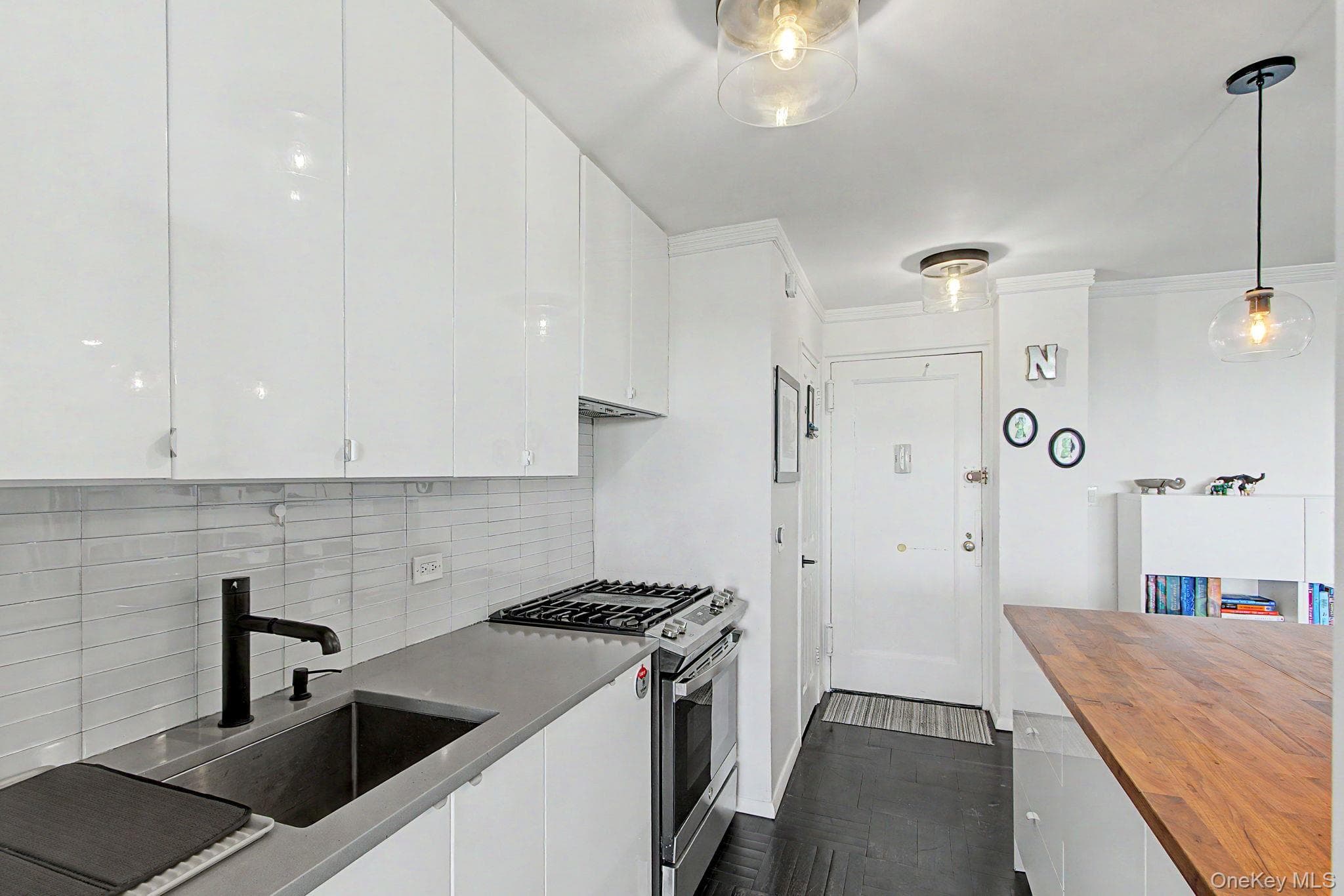 4555 Henry Hudson Parkway Unit: 805 thumbnail 7