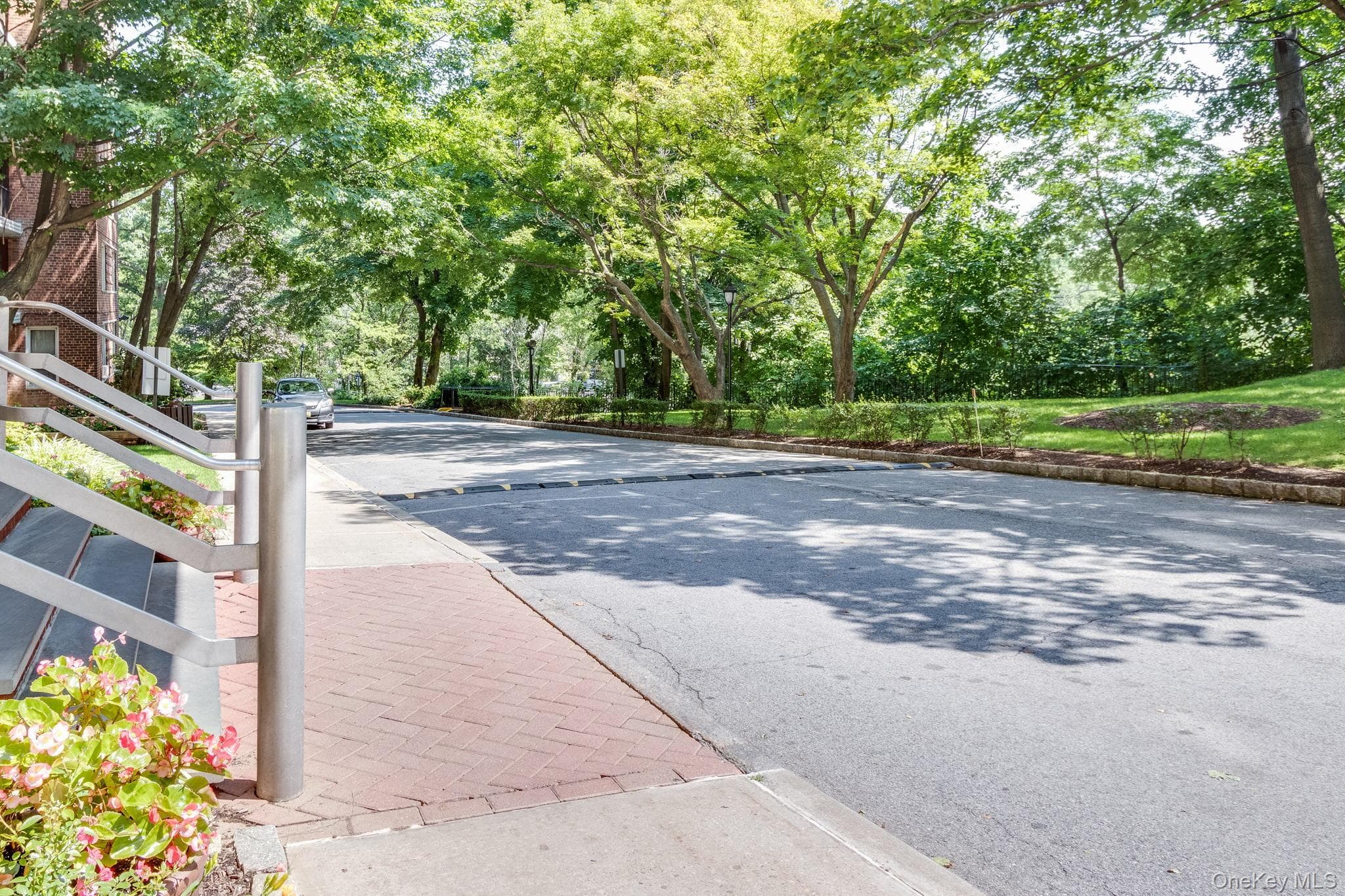 4555 Henry Hudson Parkway Unit: 805 thumbnail 42