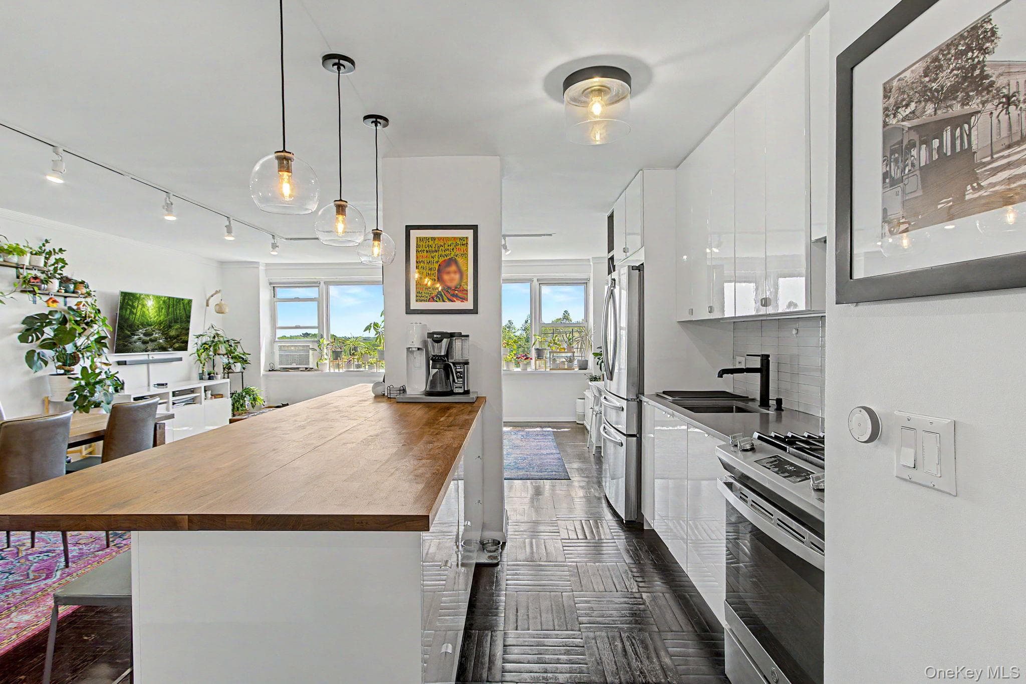 4555 Henry Hudson Parkway Unit: 805 thumbnail 2