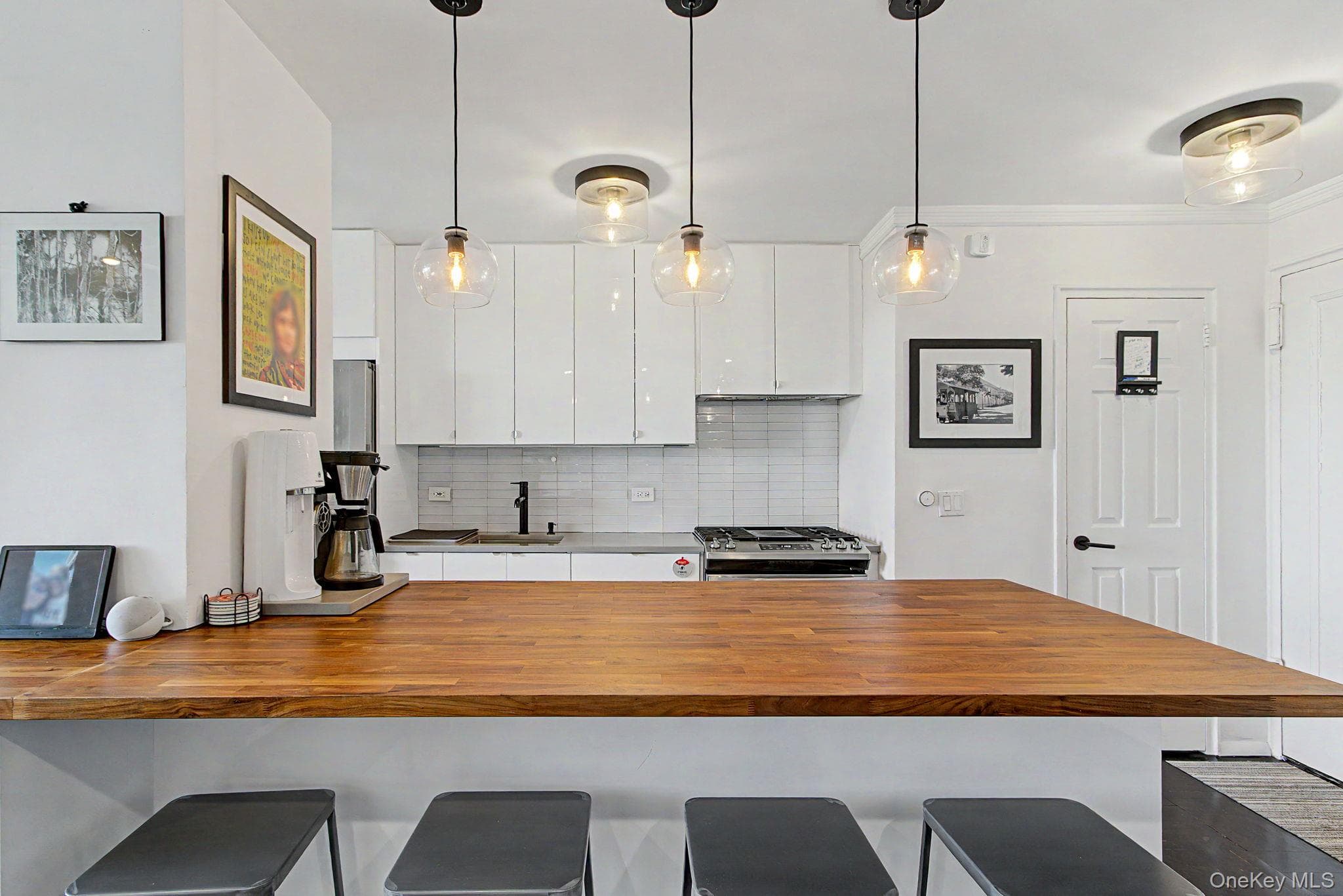 4555 Henry Hudson Parkway Unit: 805 thumbnail 4