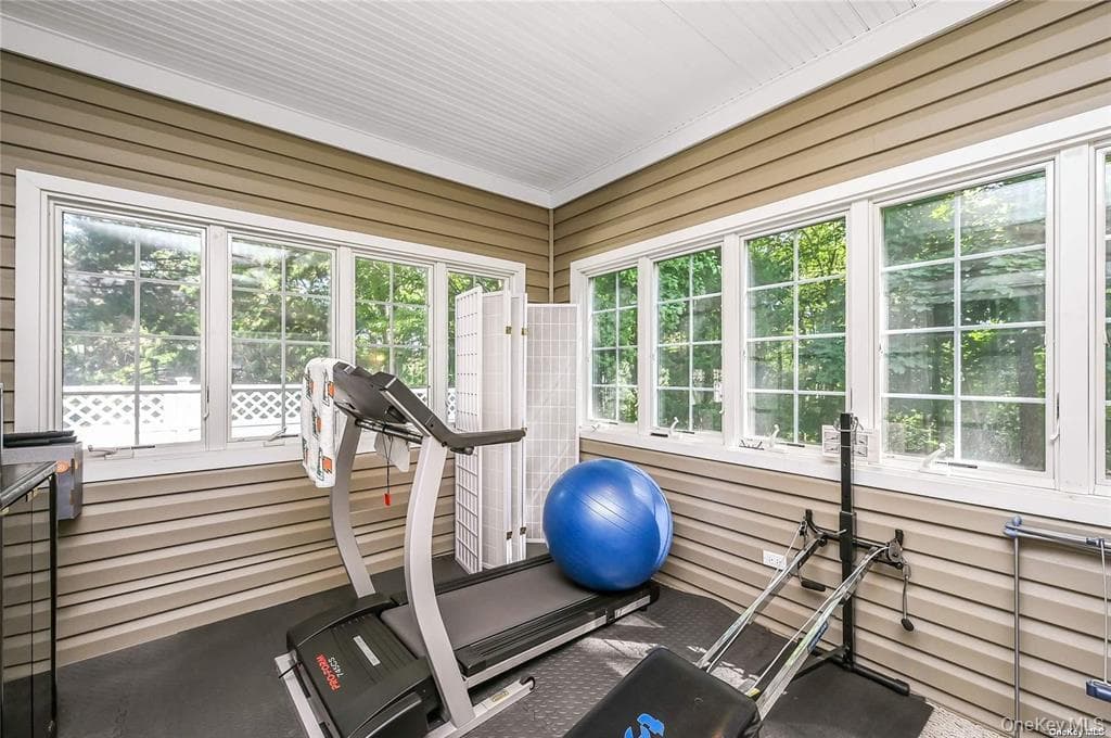 828 Pondview Road thumbnail 16