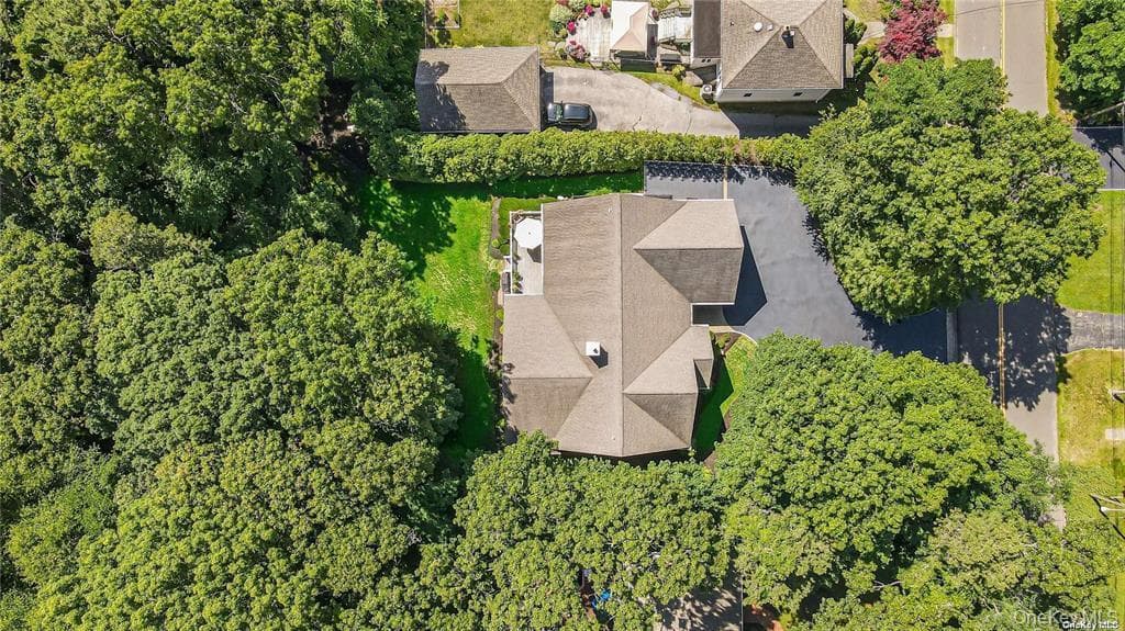 828 Pondview Road thumbnail 5