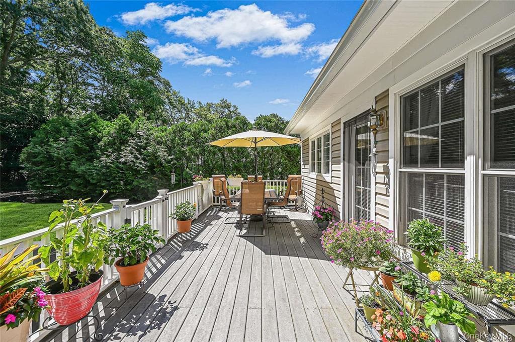828 Pondview Road thumbnail 4