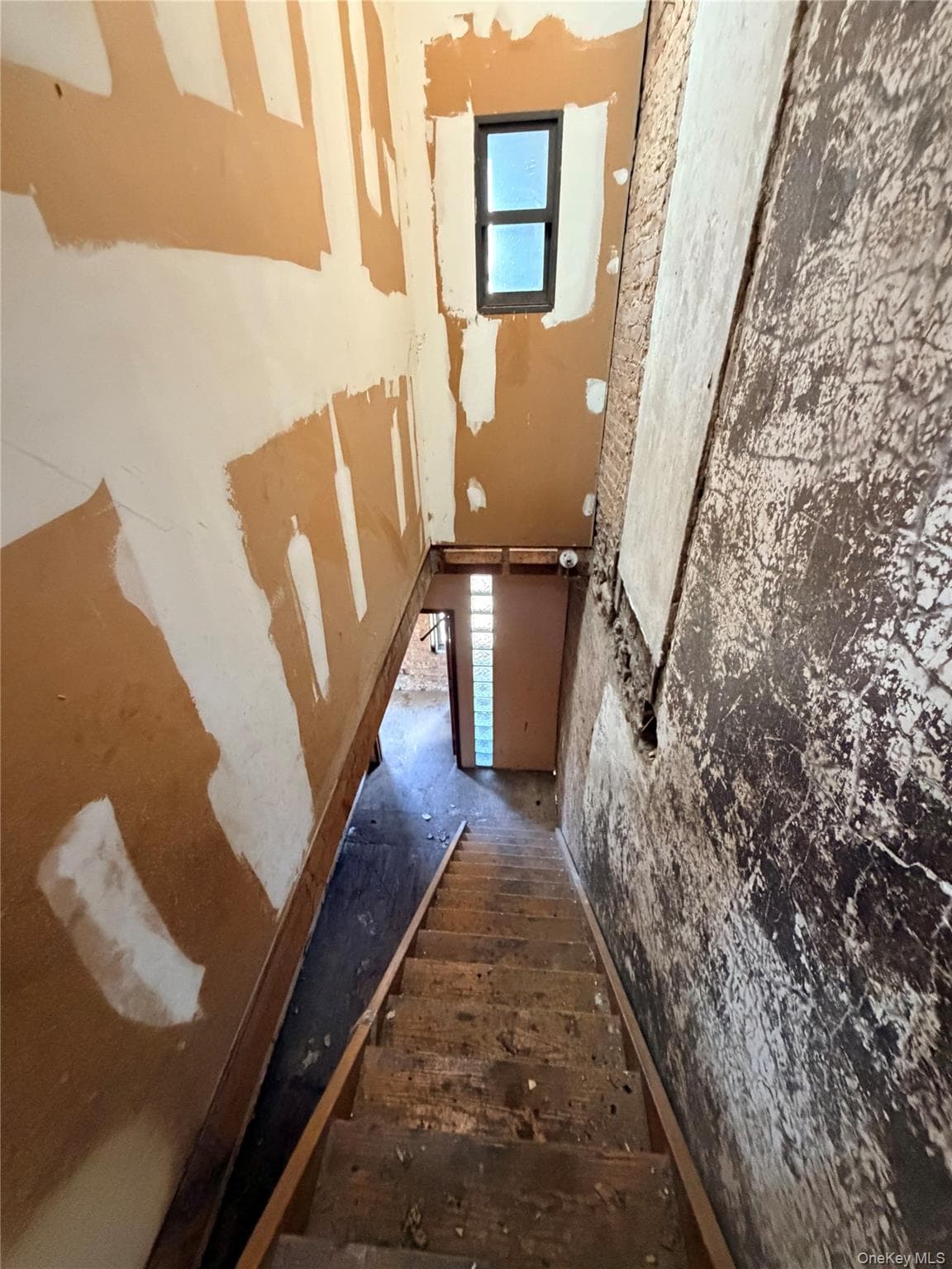 1510 Bryant Avenue thumbnail 10