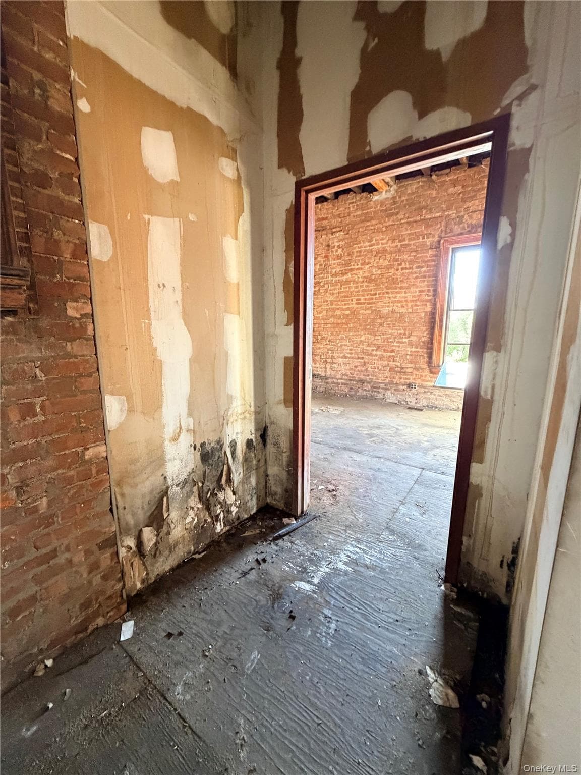 1510 Bryant Avenue thumbnail 9