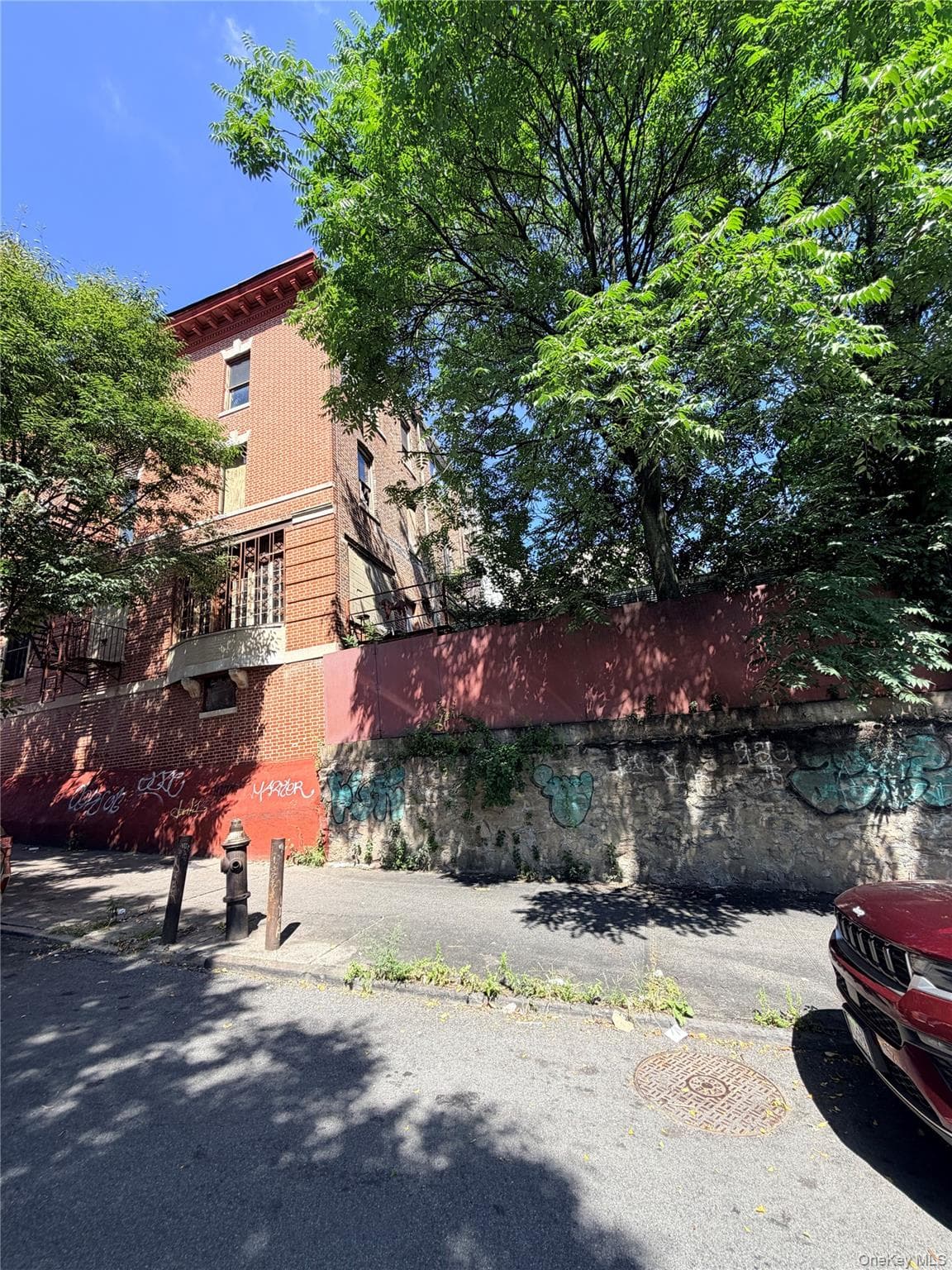1510 Bryant Avenue thumbnail 13