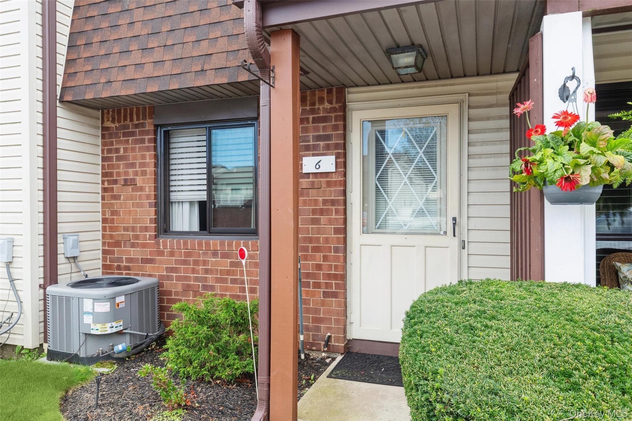 6 Cambridge Drive photo 1