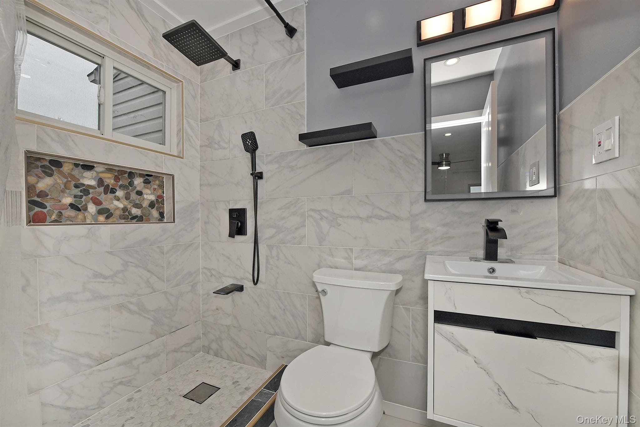 105 N Lewis Avenue thumbnail 25
