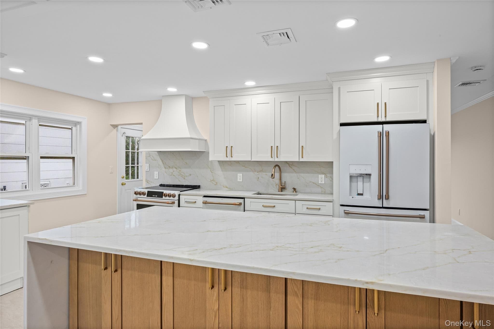 289 Lido Boulevard thumbnail 5