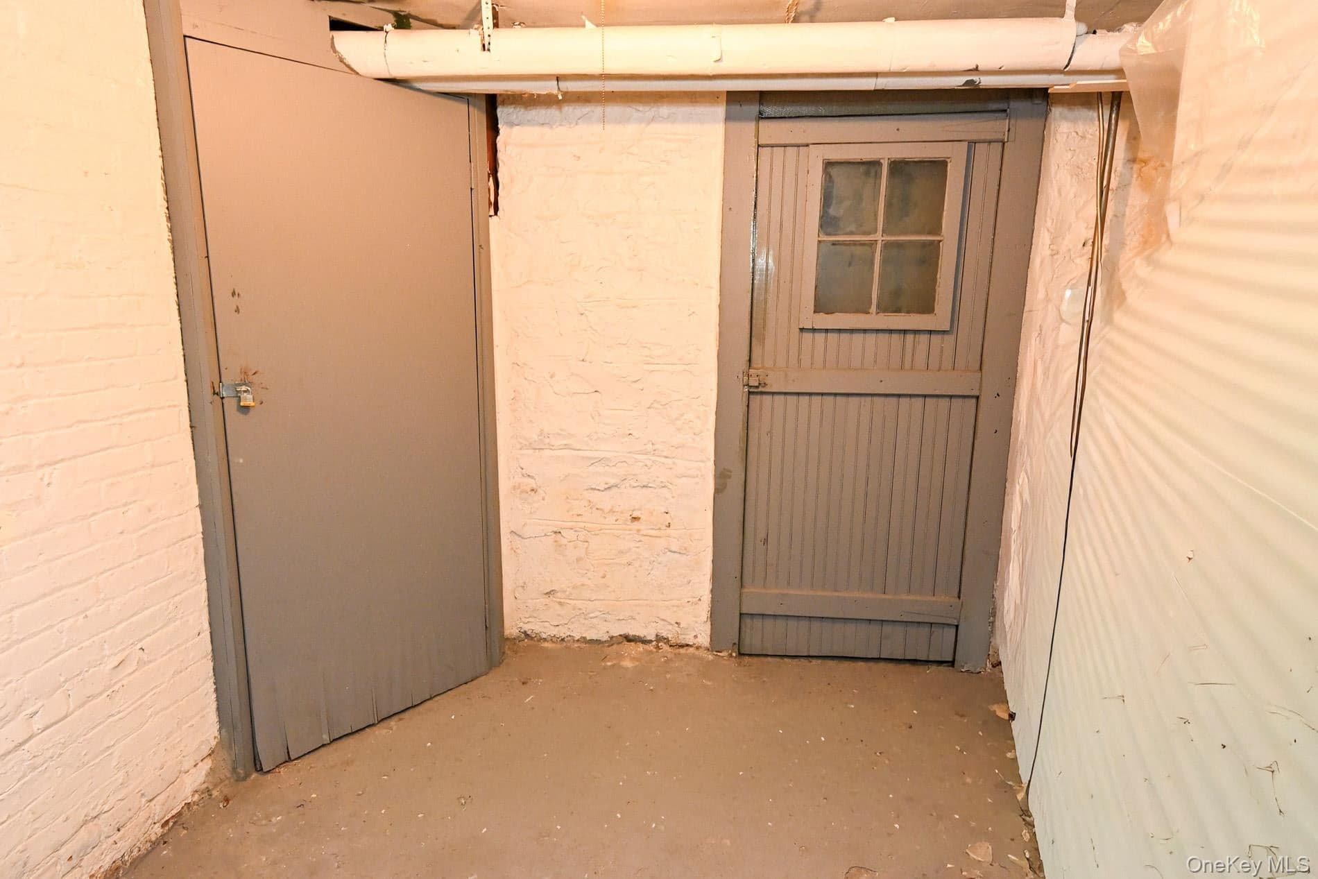967 Seneca Avenue thumbnail 11